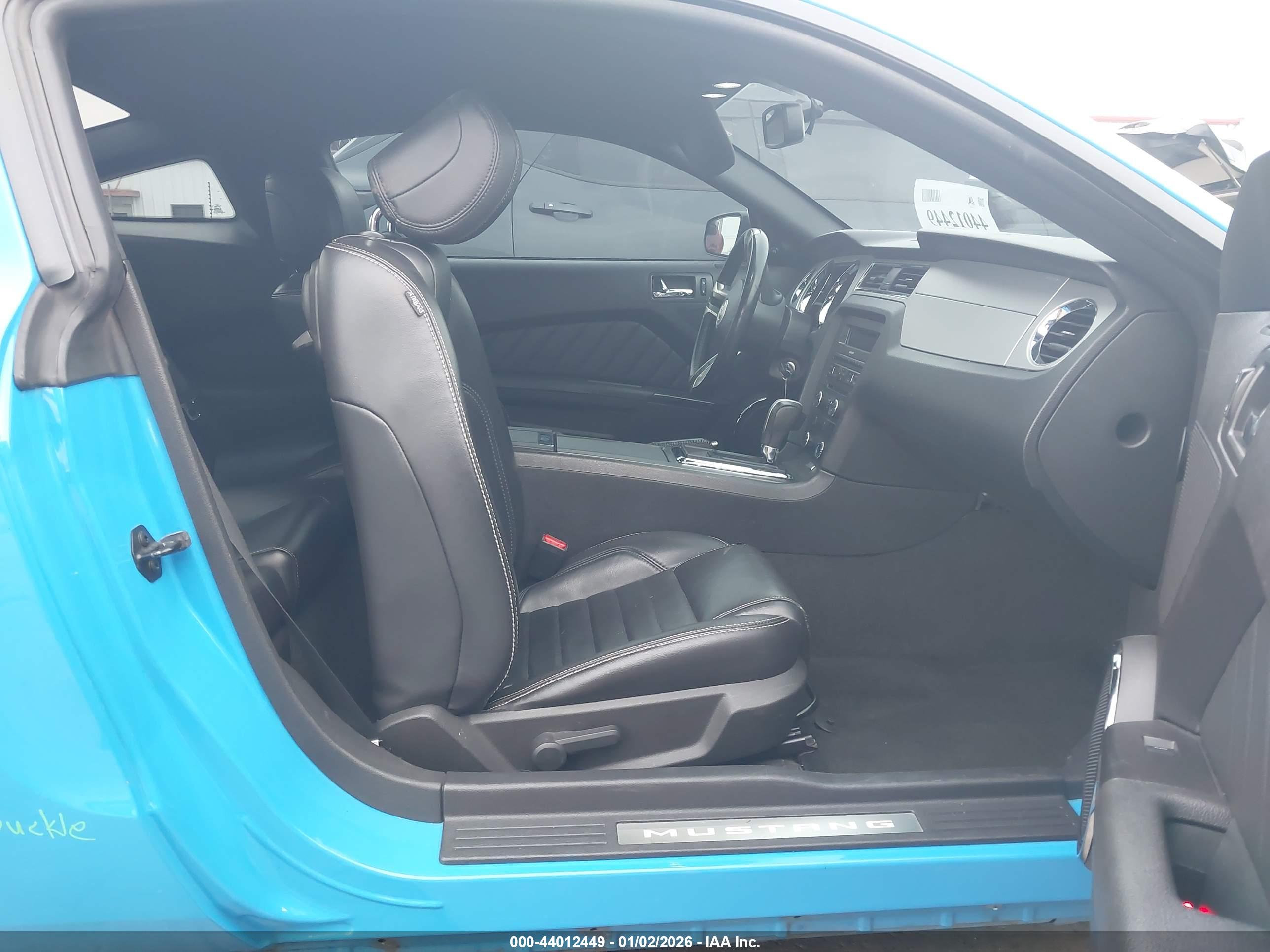 FORD MUSTANG image 5