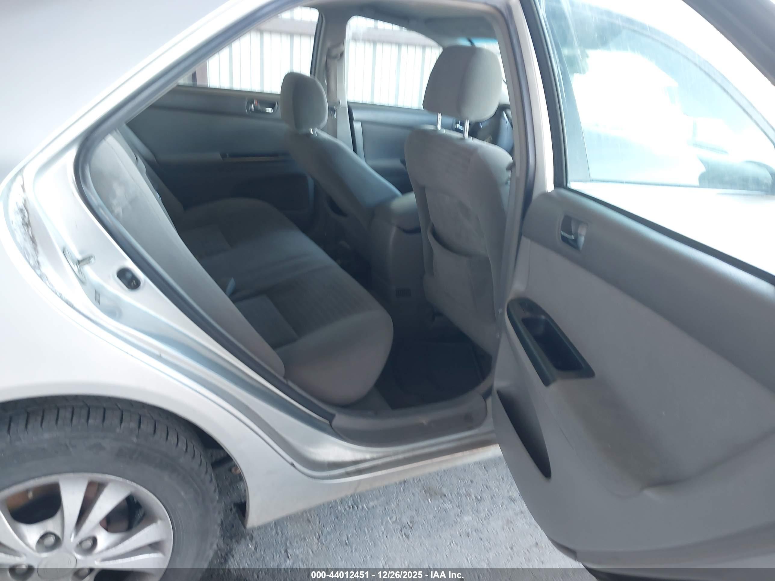 TOYOTA CAMRY image 8