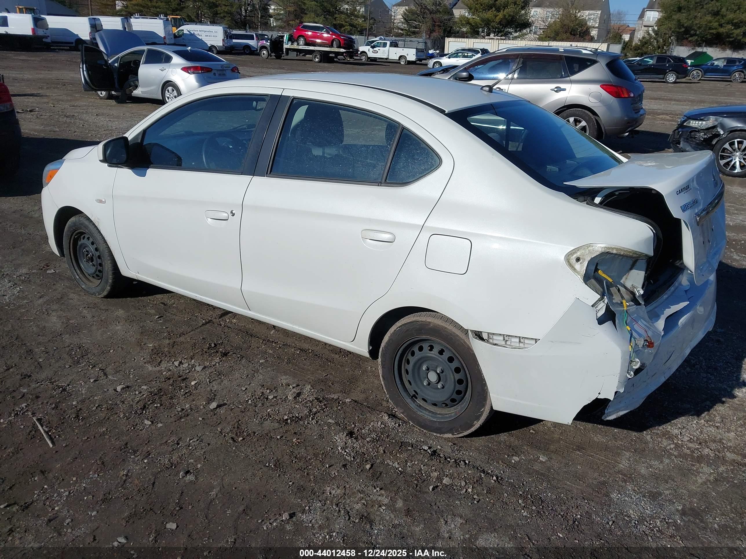 MITSUBISHI MIRAGE image 3