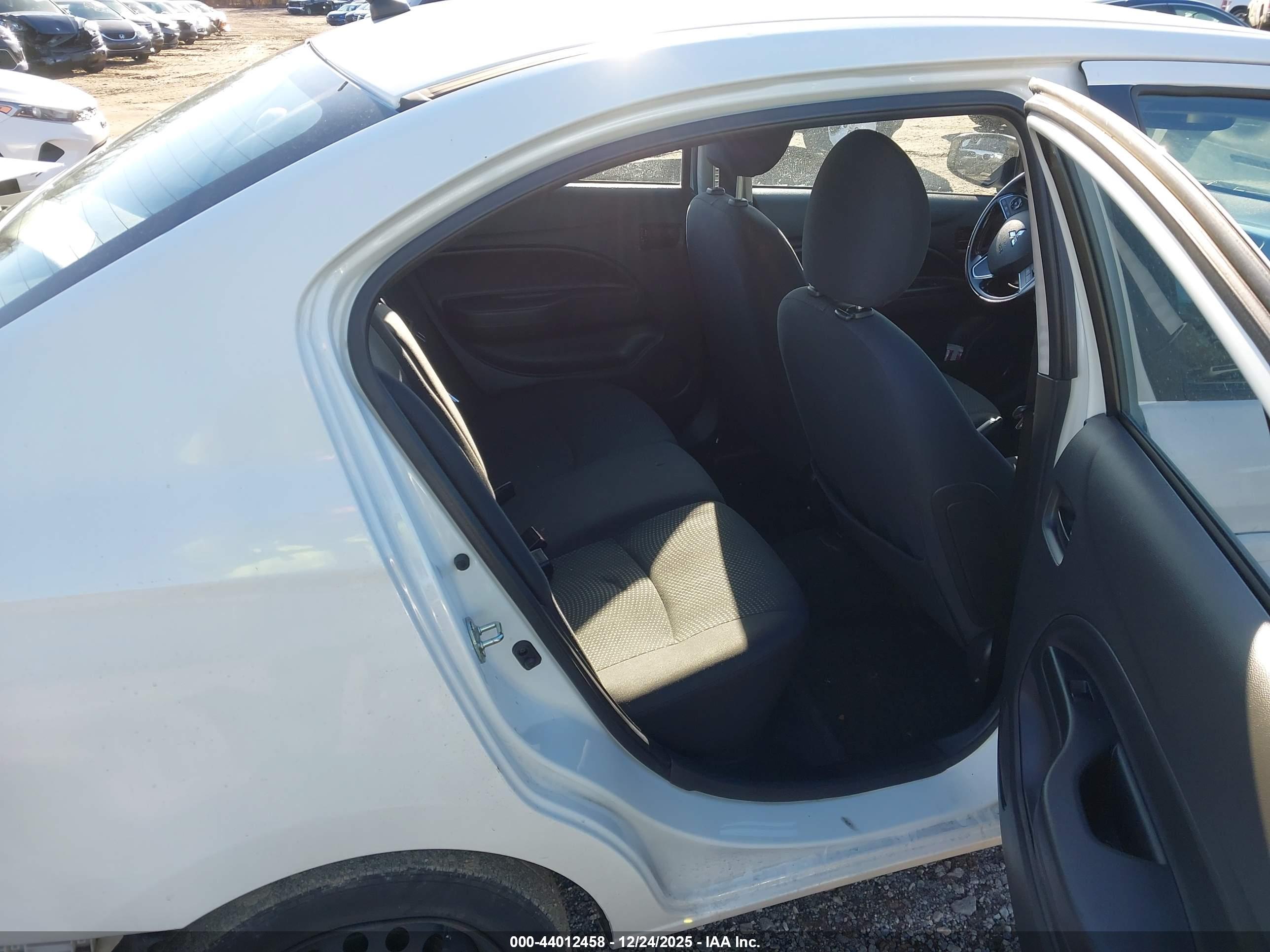 MITSUBISHI MIRAGE image 8