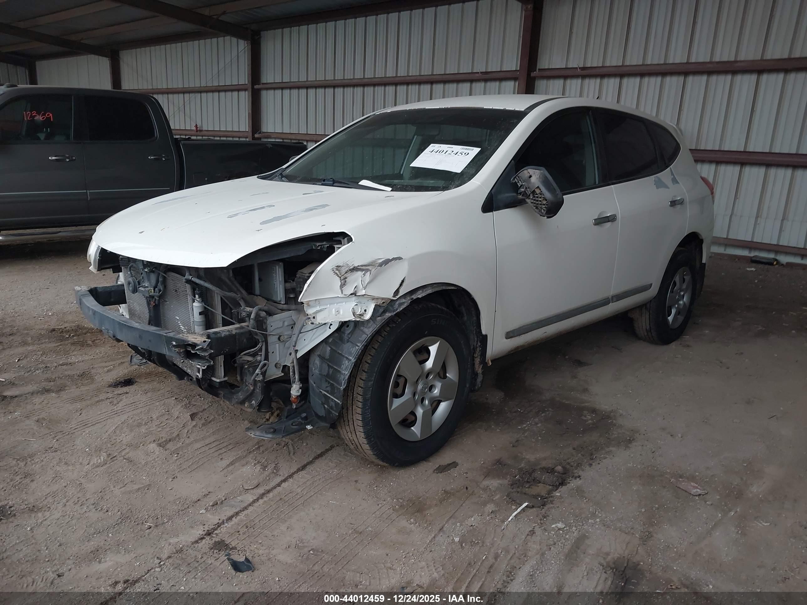 NISSAN ROGUE image 2