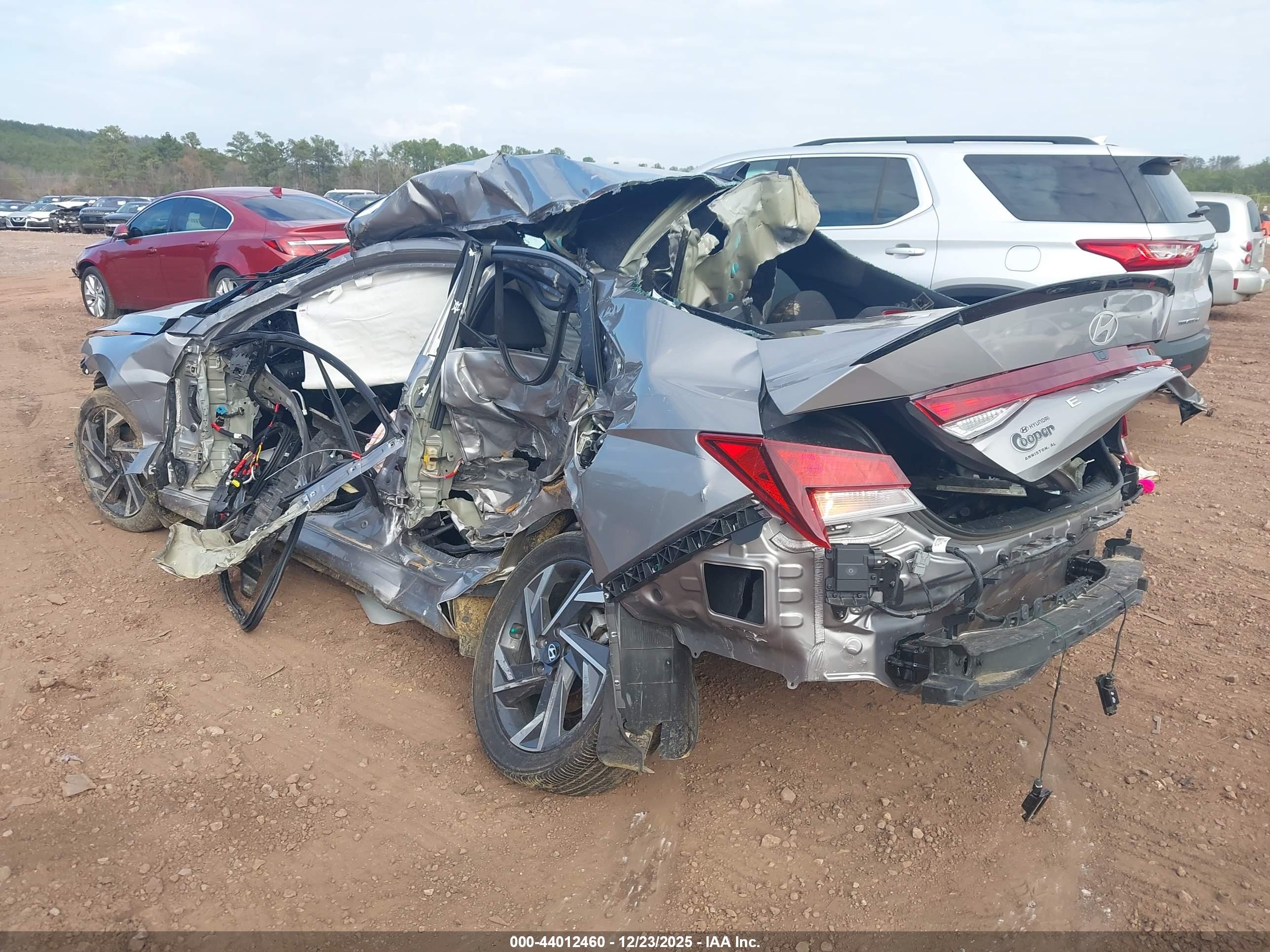 HYUNDAI ELANTRA image 3