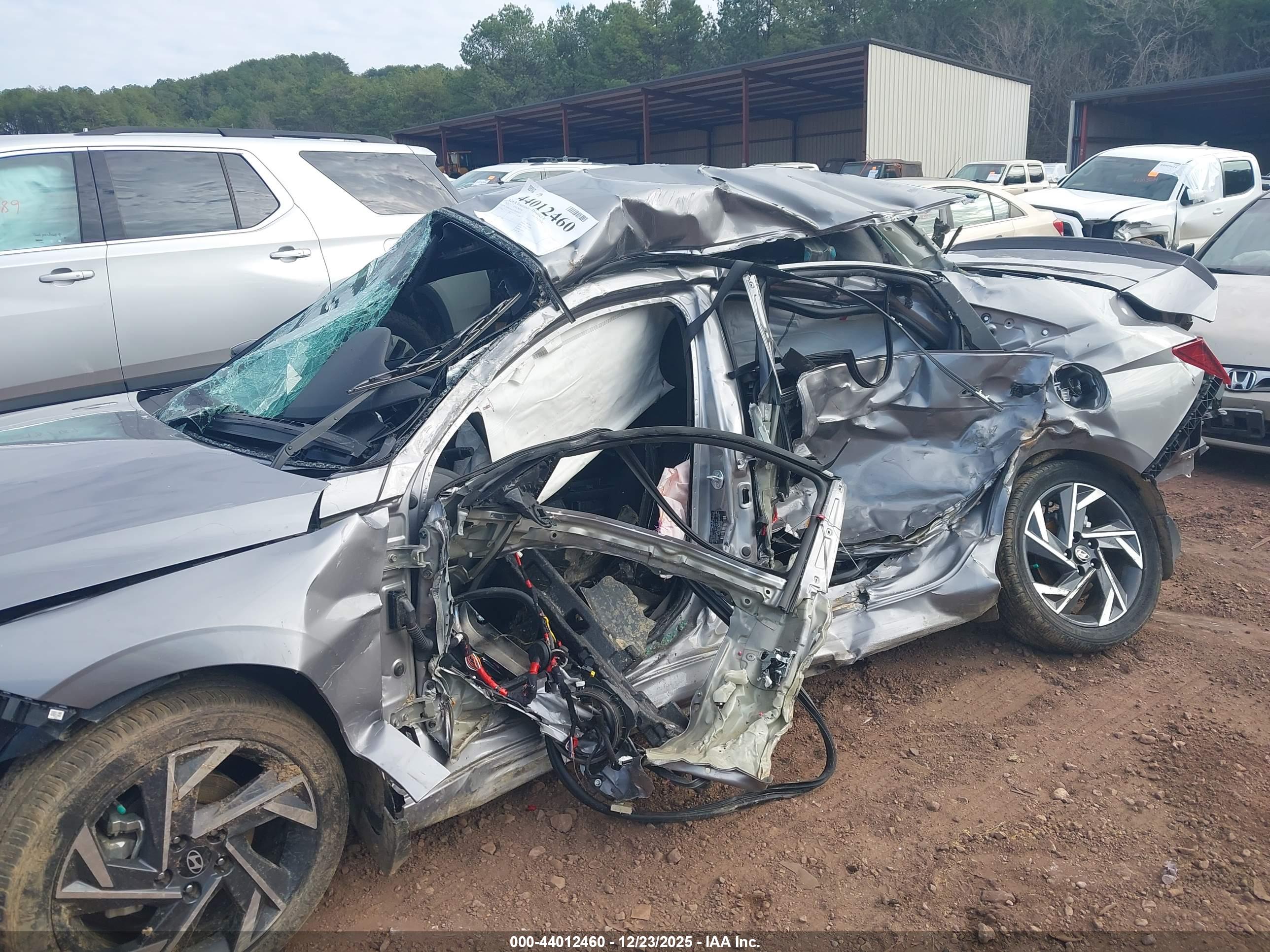 HYUNDAI ELANTRA image 6
