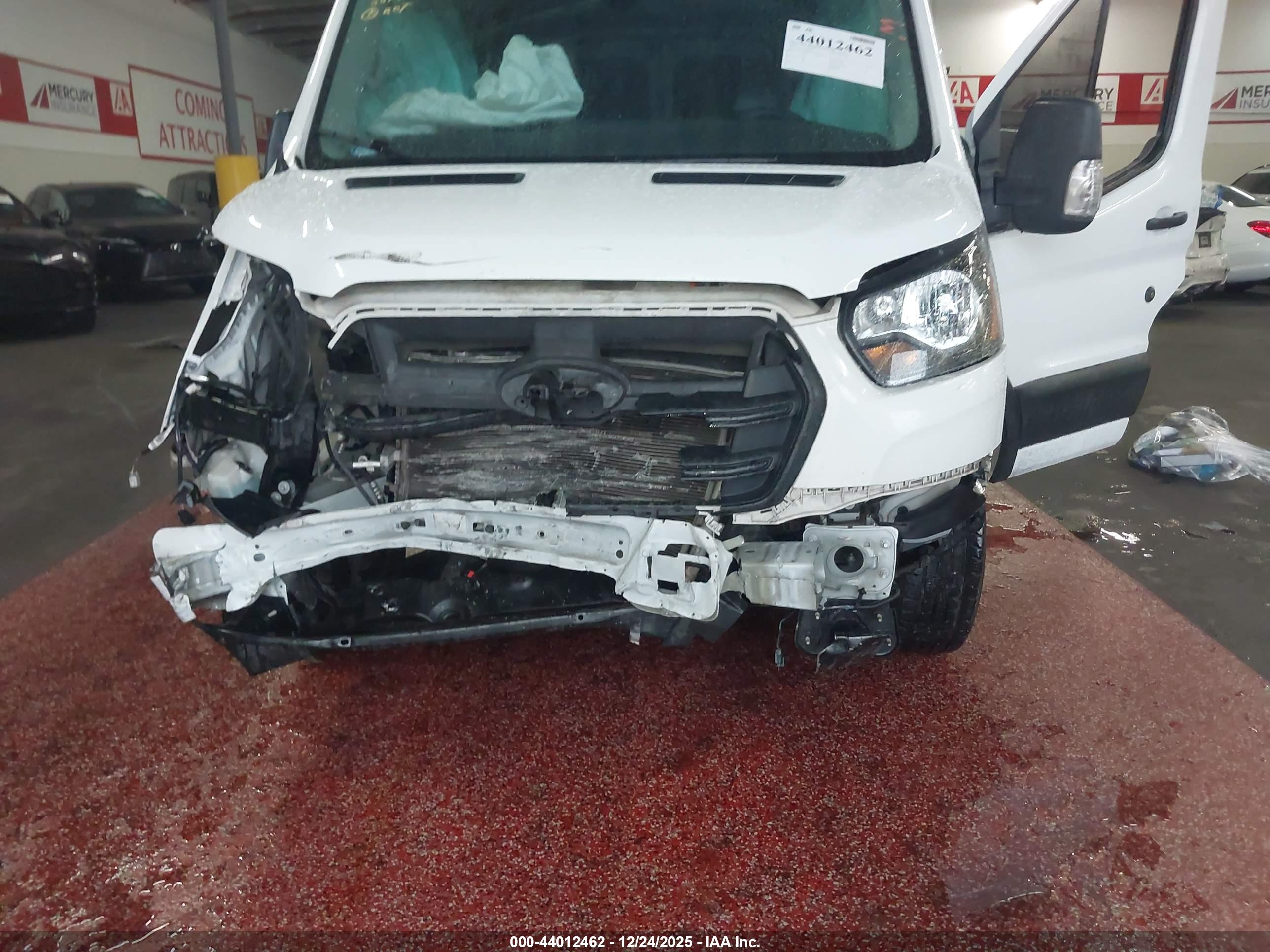FORD TRANSIT-250 image 6