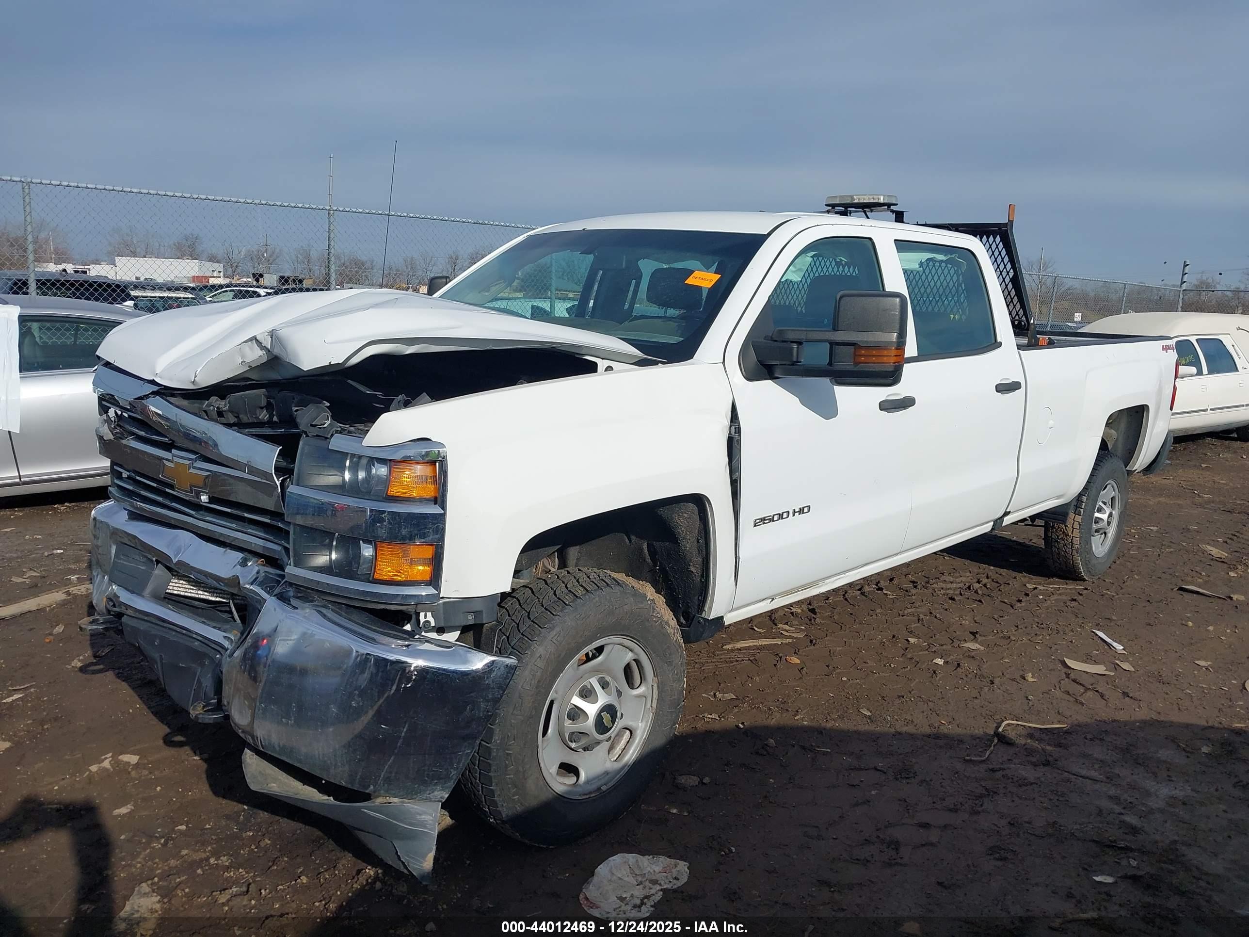 CHEVROLET SILVERADO image 2