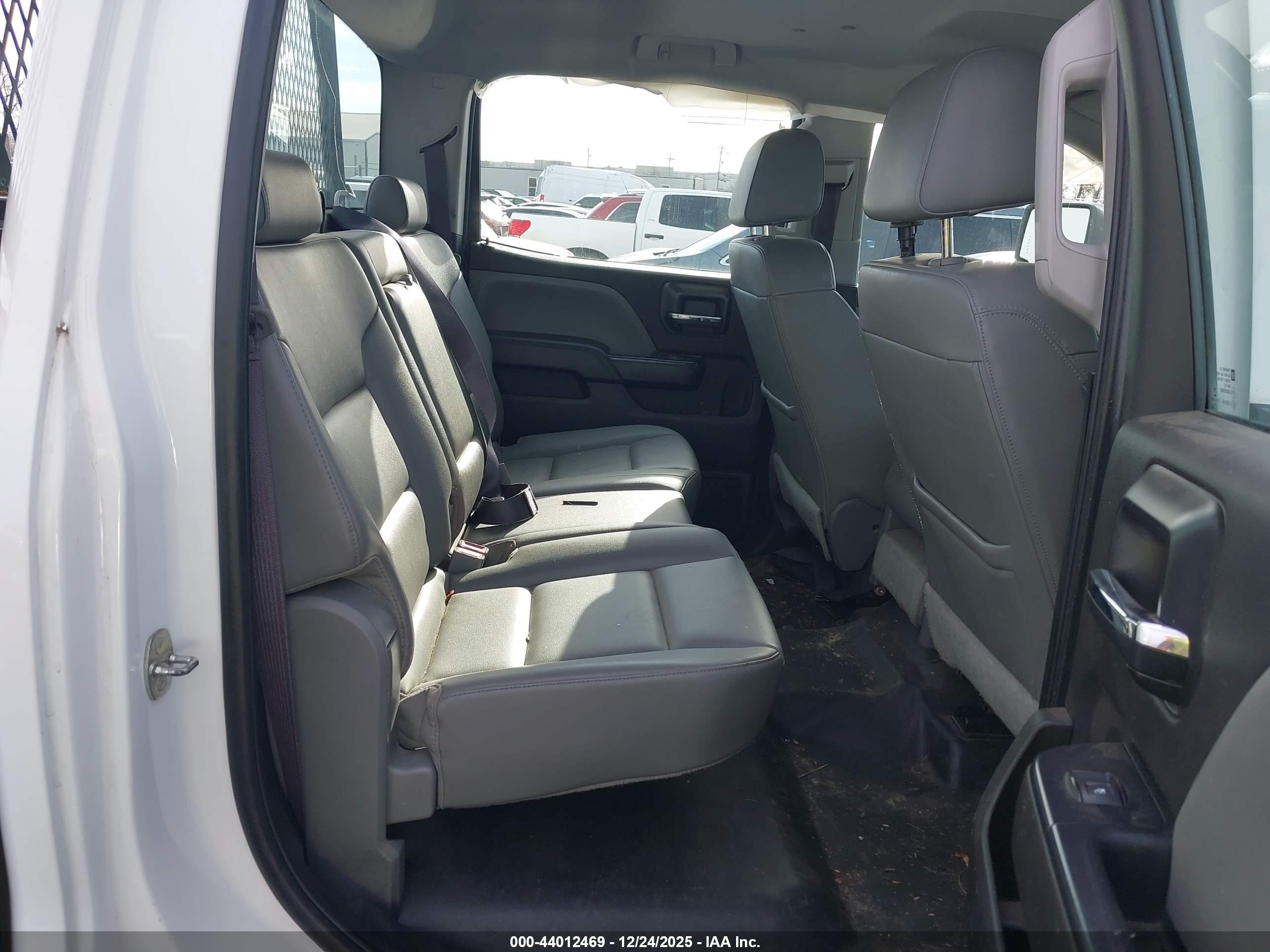 CHEVROLET SILVERADO image 8