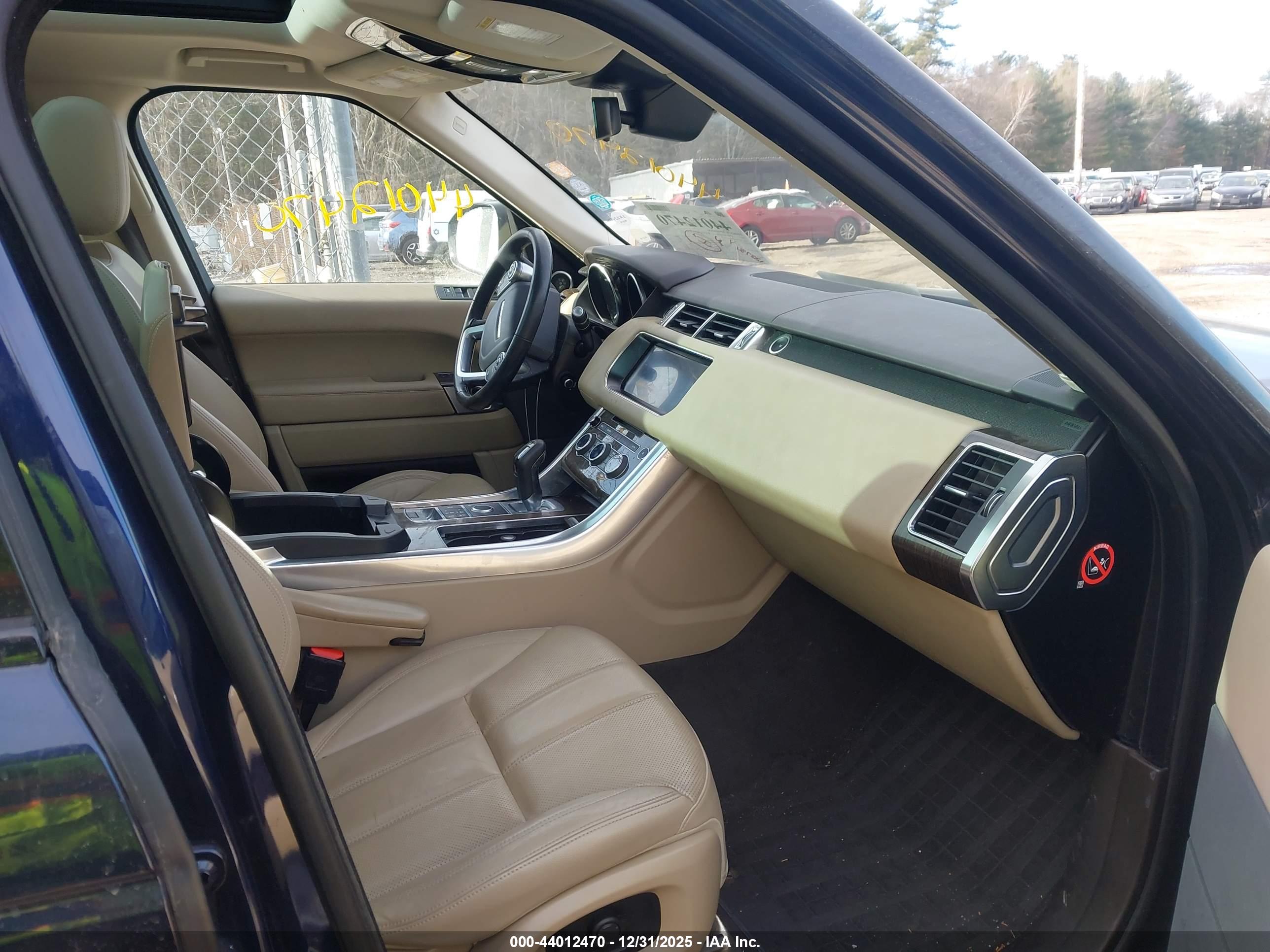 LAND ROVER image 5