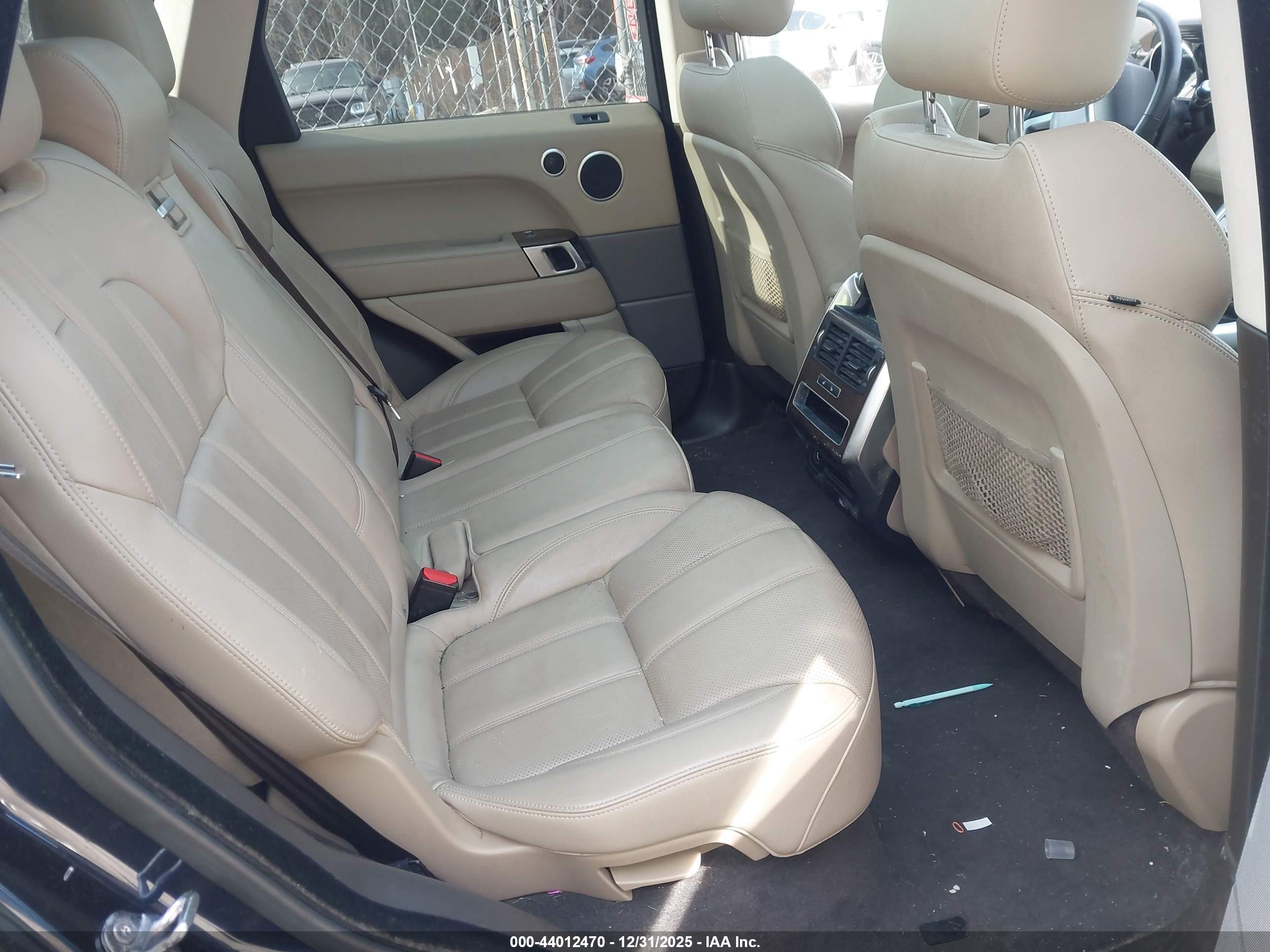 LAND ROVER image 8