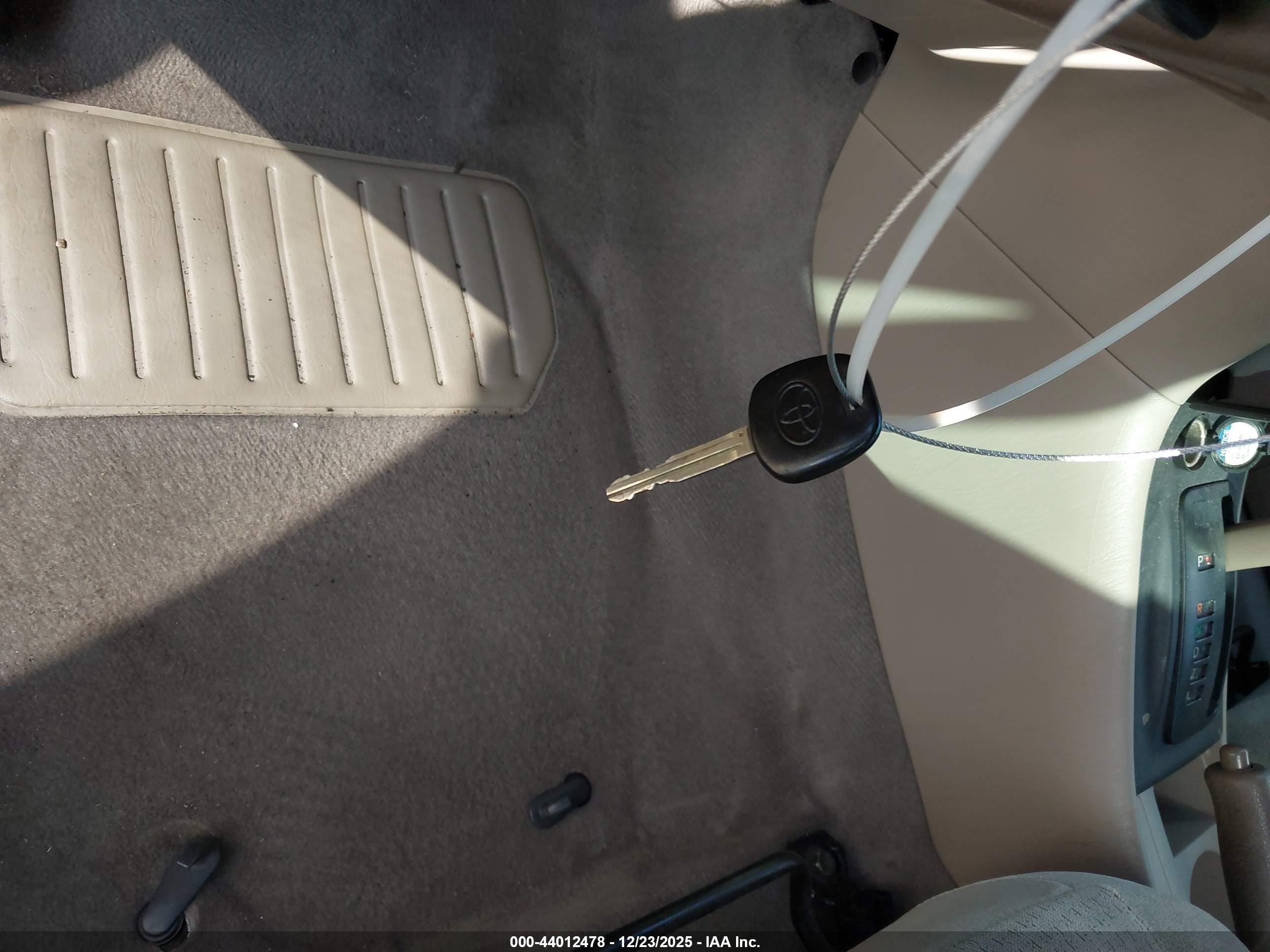 TOYOTA COROLLA image 11