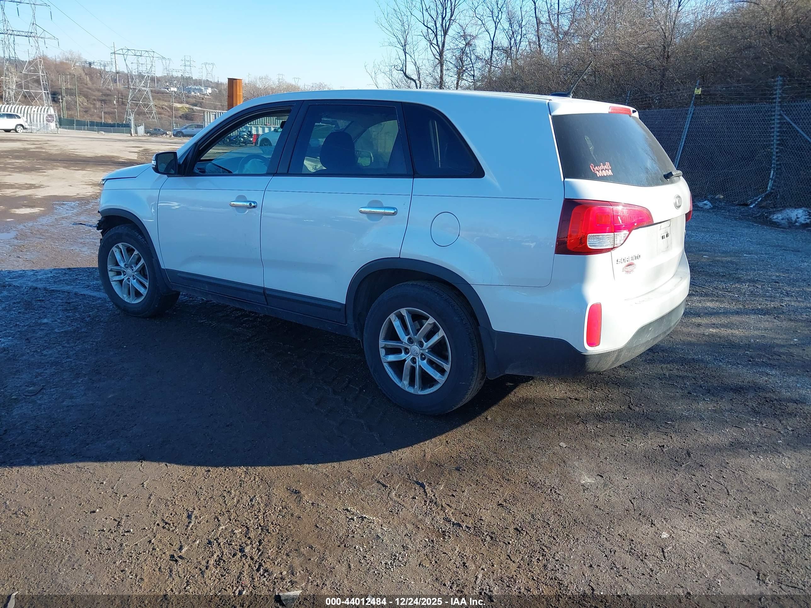 KIA SORENTO image 3