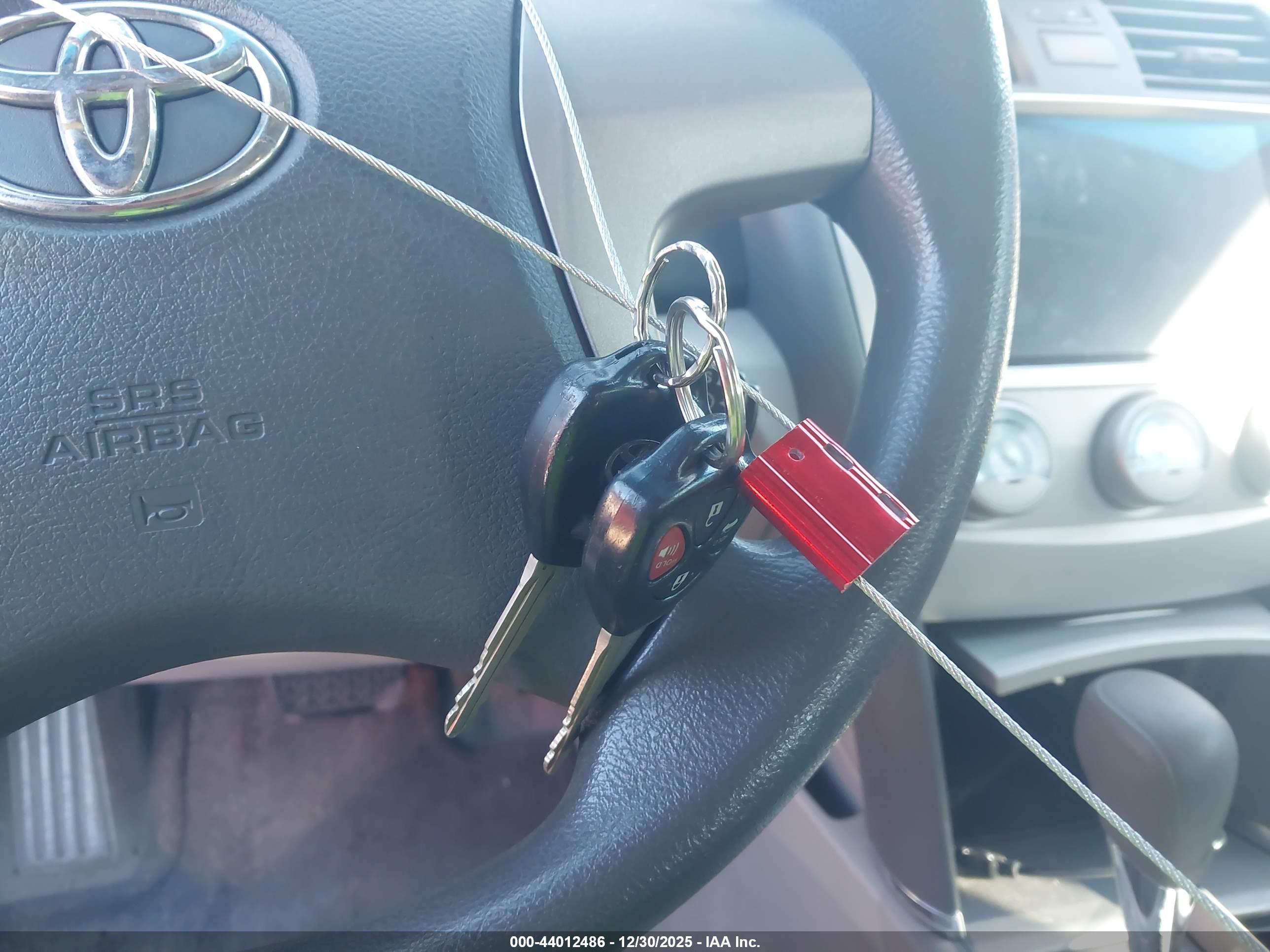 TOYOTA CAMRY image 11