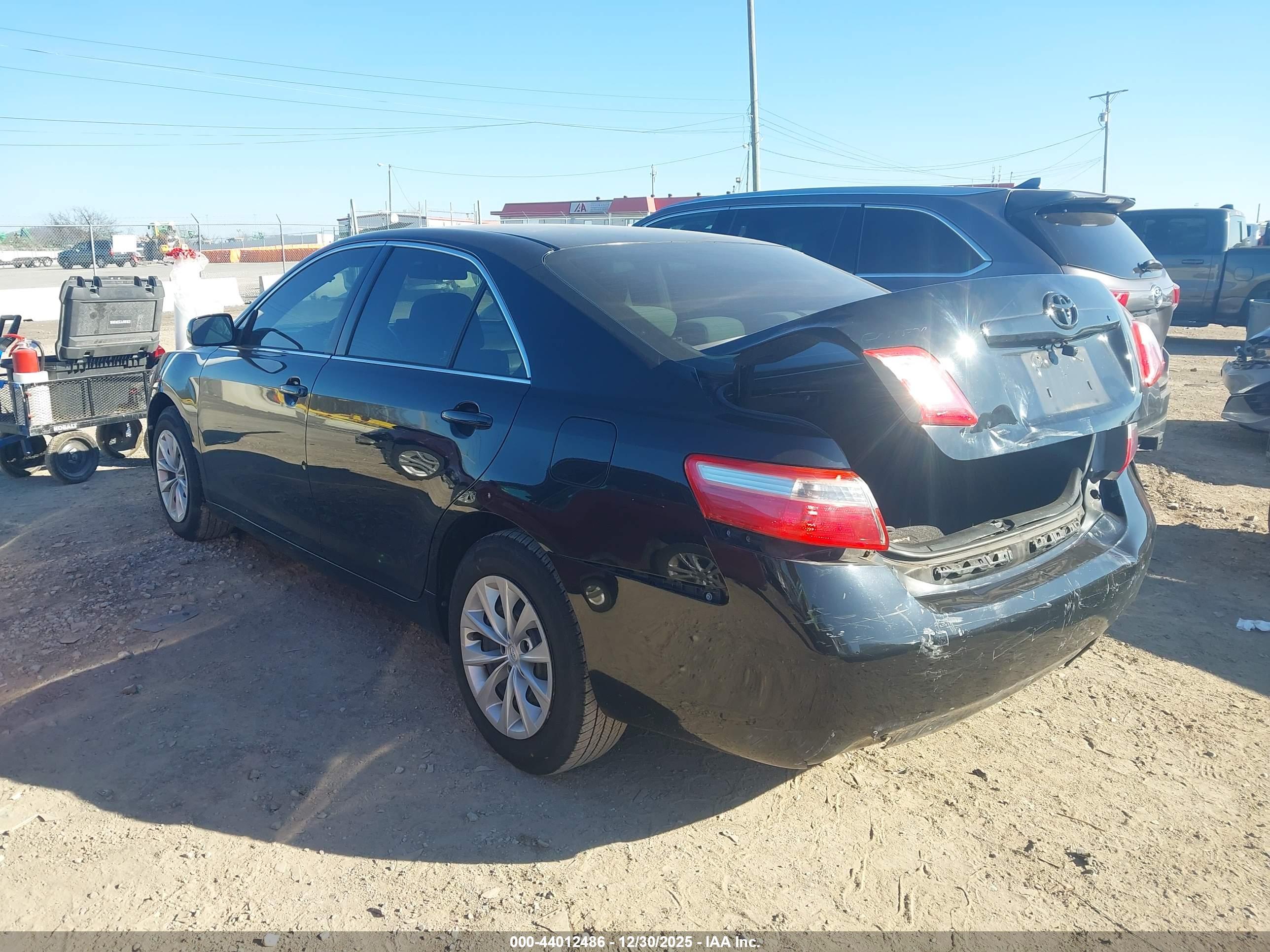 TOYOTA CAMRY image 3