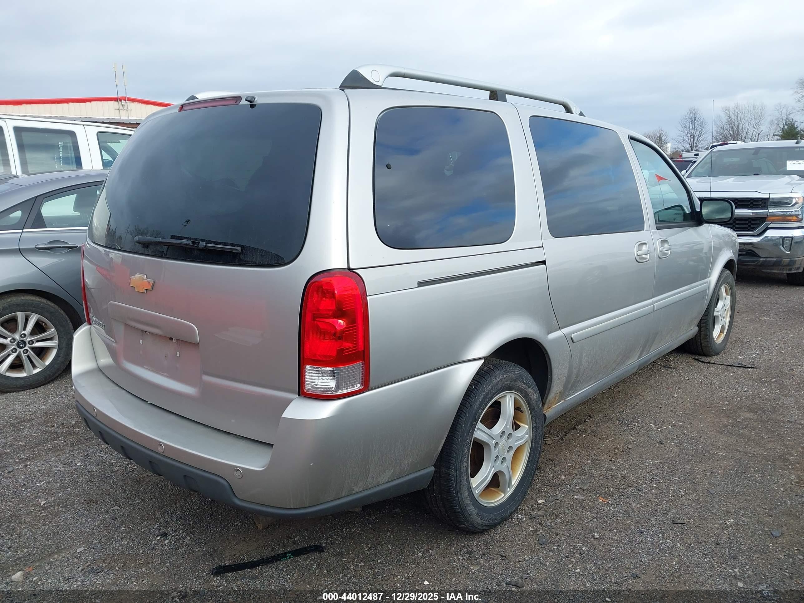 CHEVROLET UPLANDER image 4