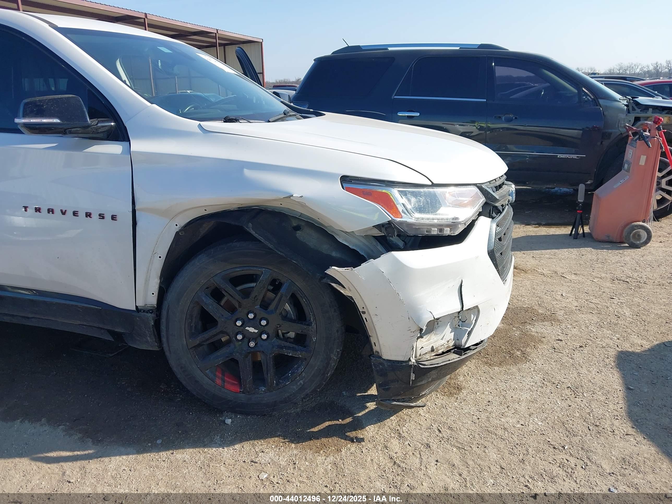 CHEVROLET TRAVERSE image 6