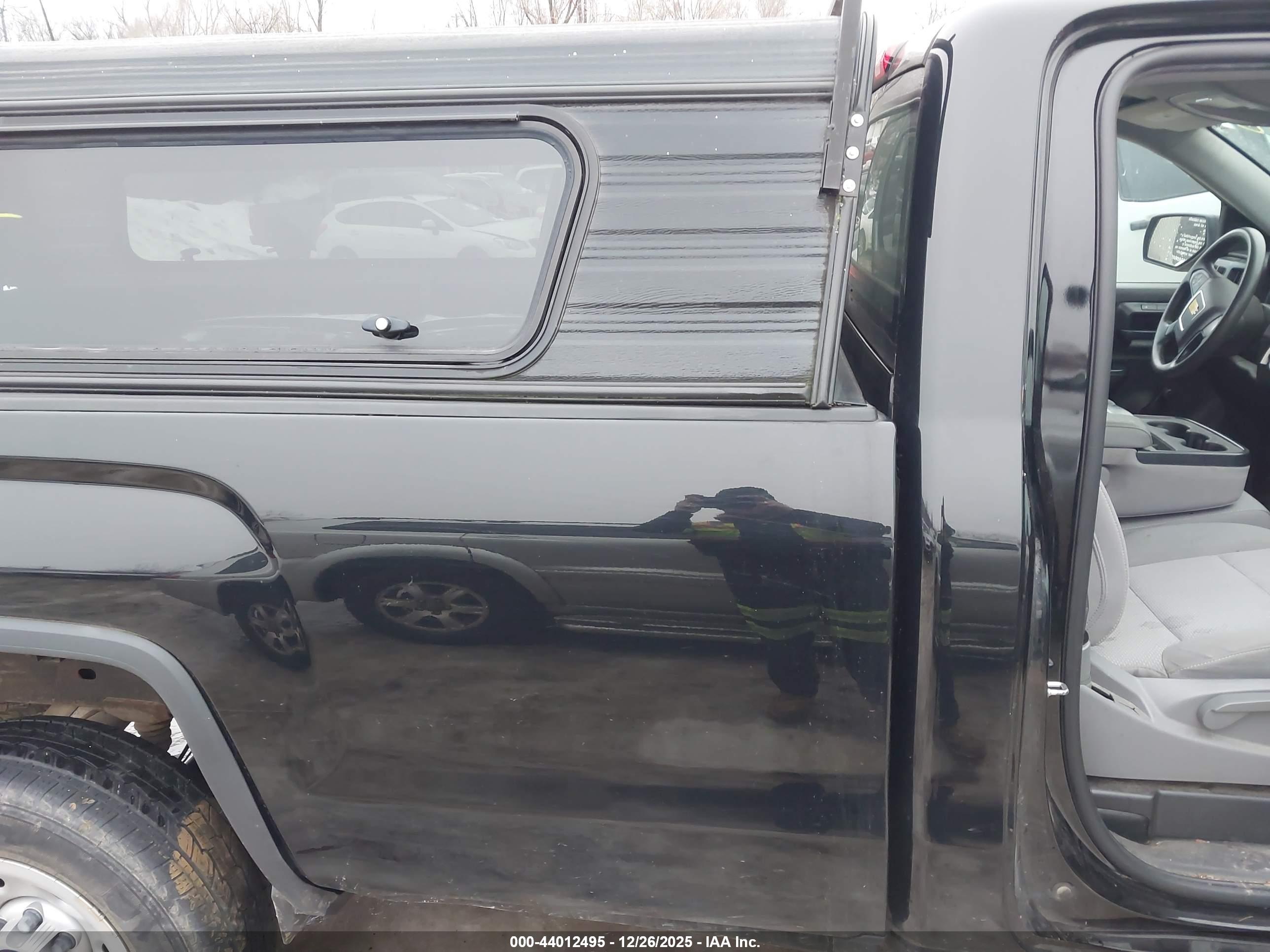 GMC SIERRA image 8