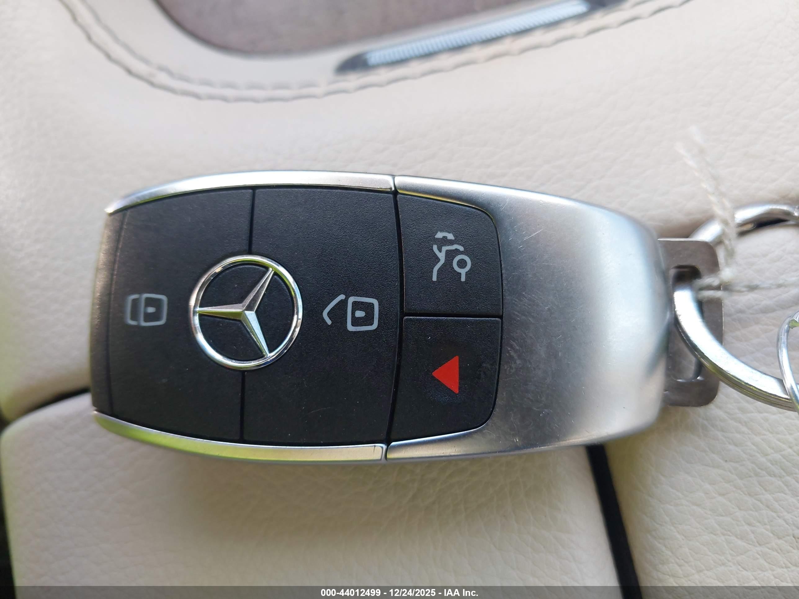 MERCEDES-BENZ GLE image 11