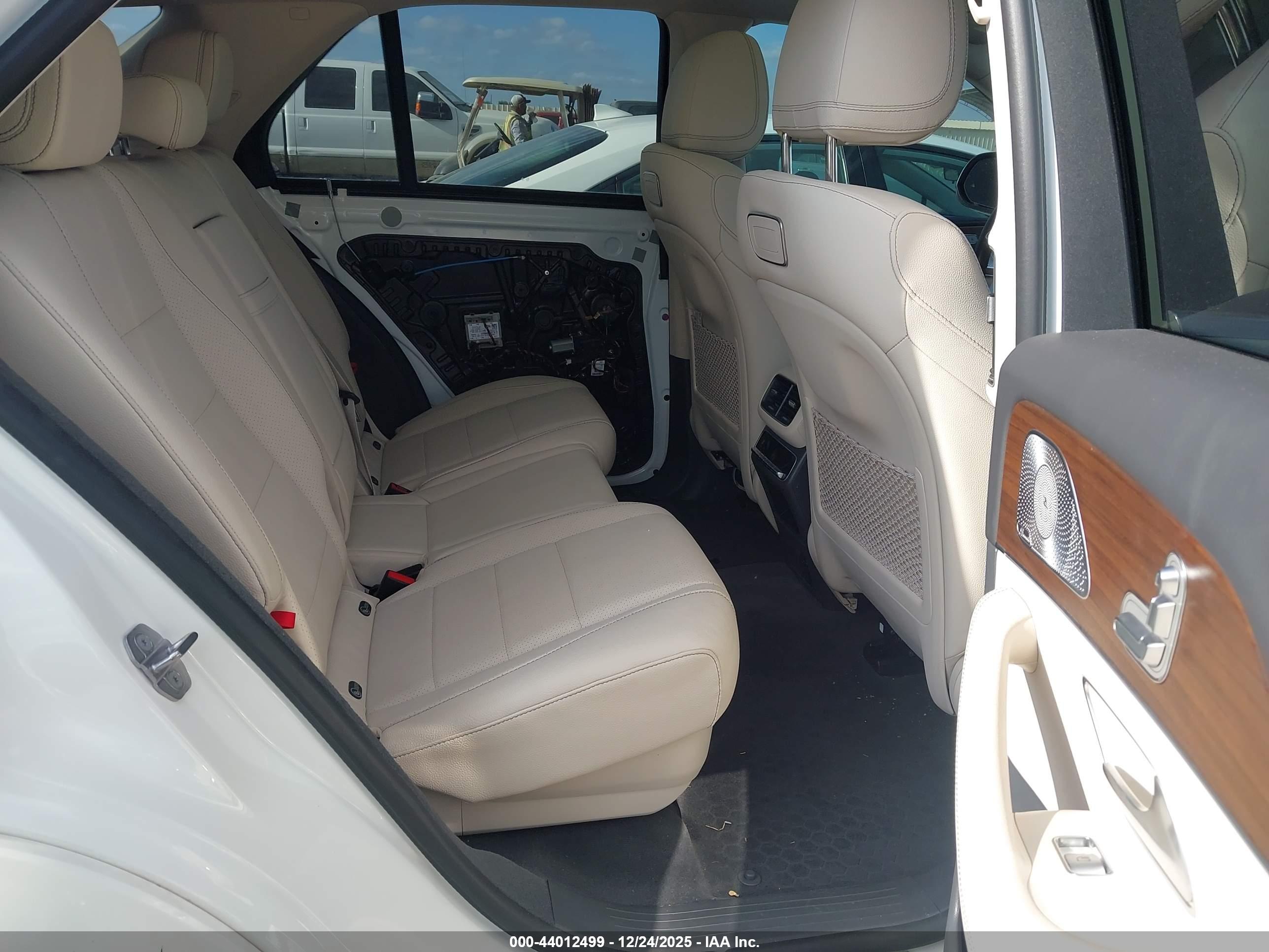 MERCEDES-BENZ GLE image 8