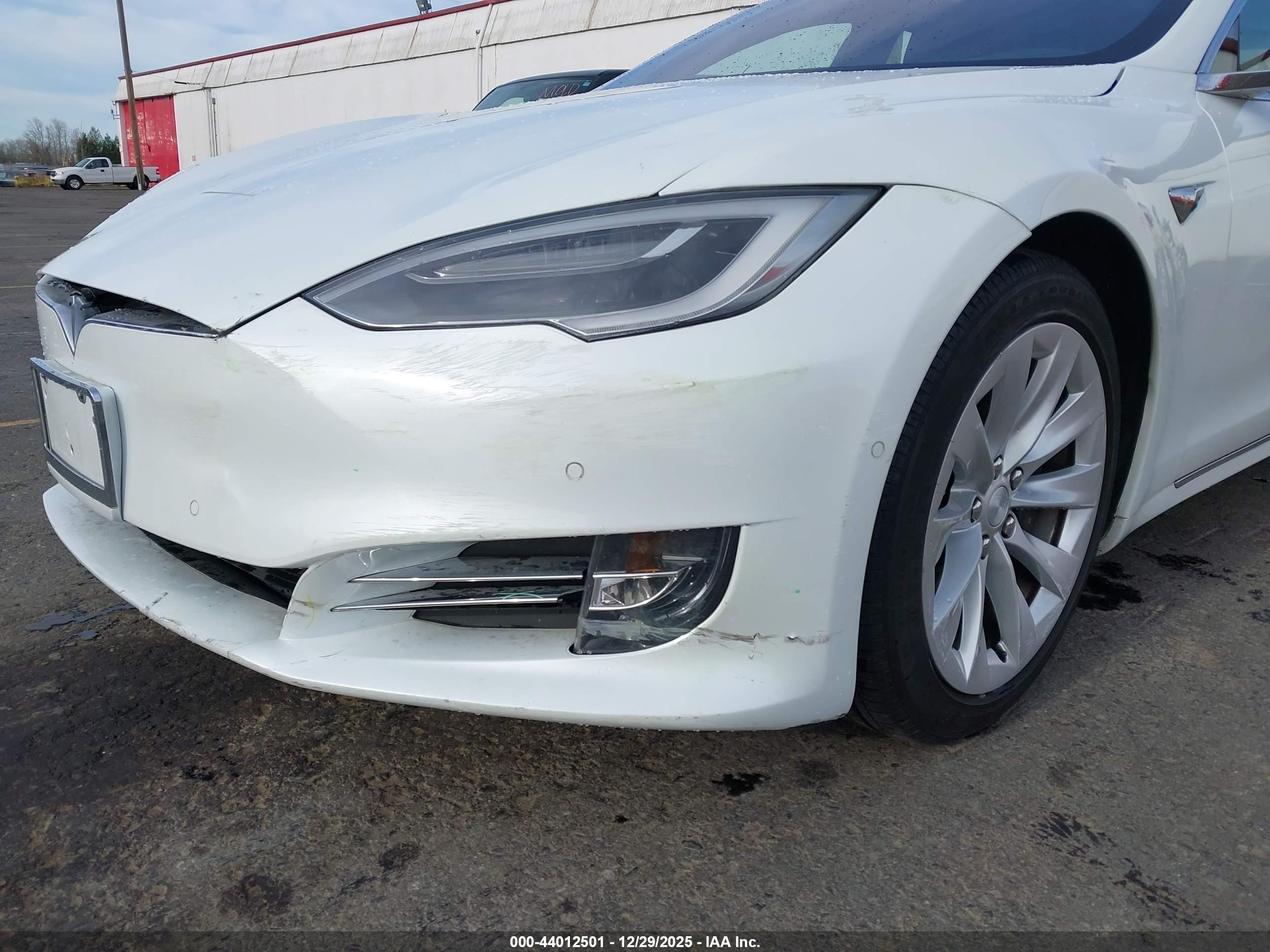 TESLA MODEL image 6