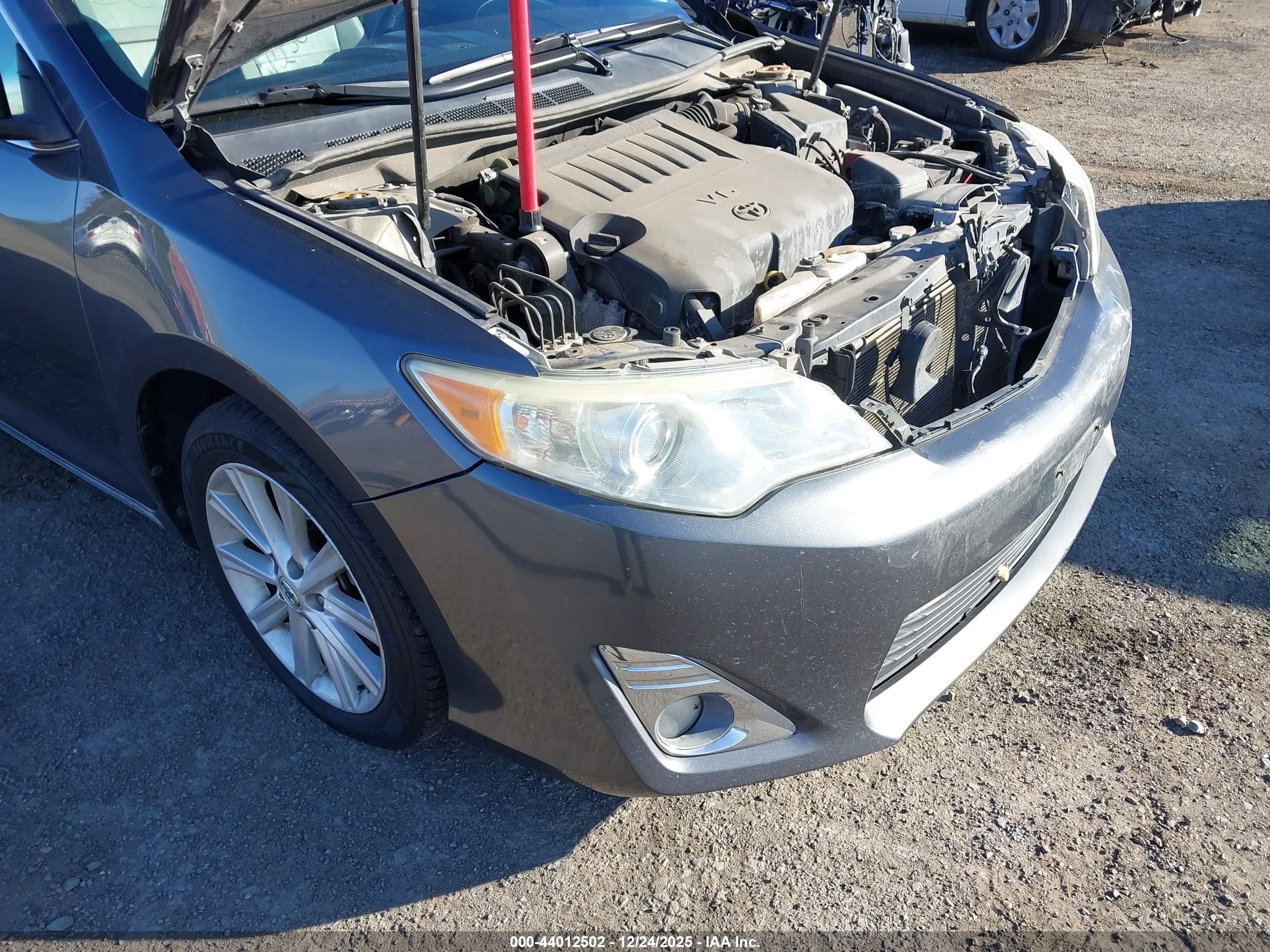 TOYOTA CAMRY image 6