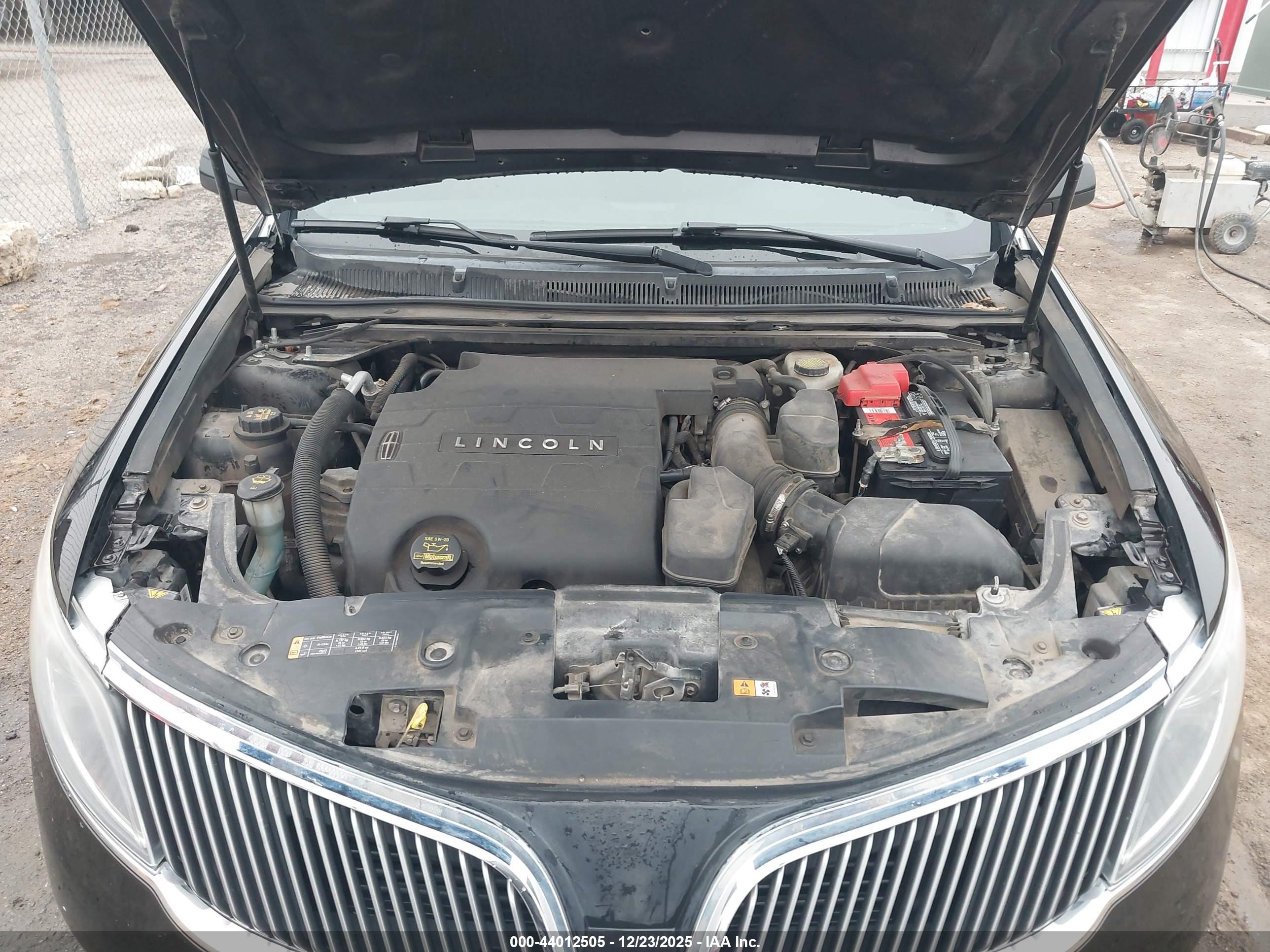 LINCOLN MKS image 10