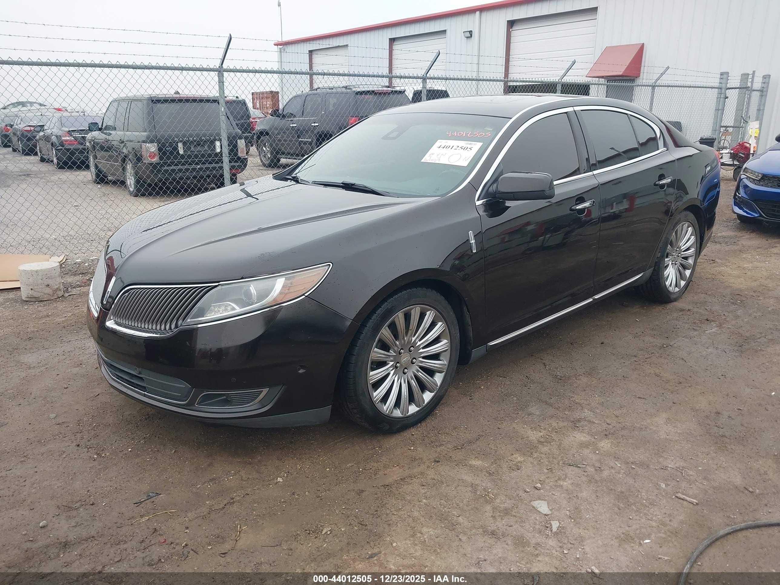 LINCOLN MKS image 2