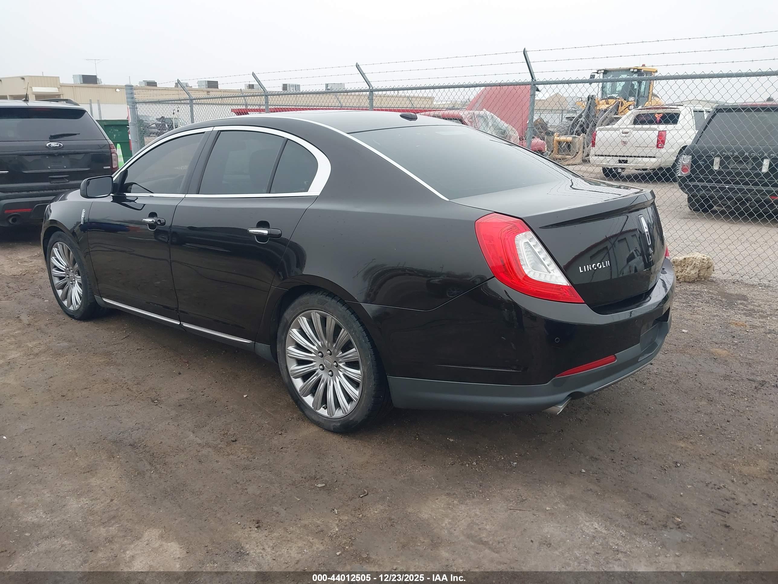LINCOLN MKS image 3
