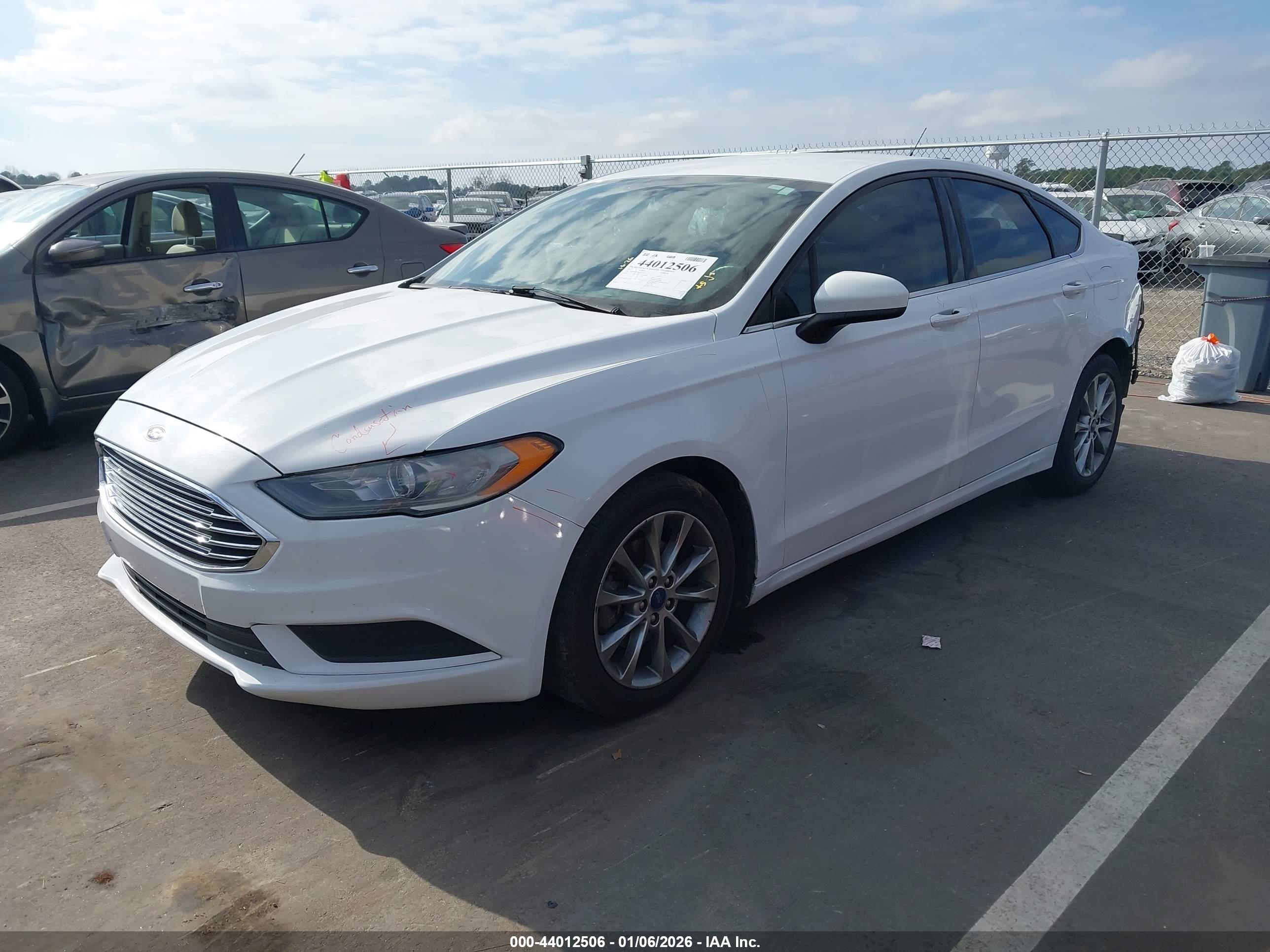 FORD FUSION image 2
