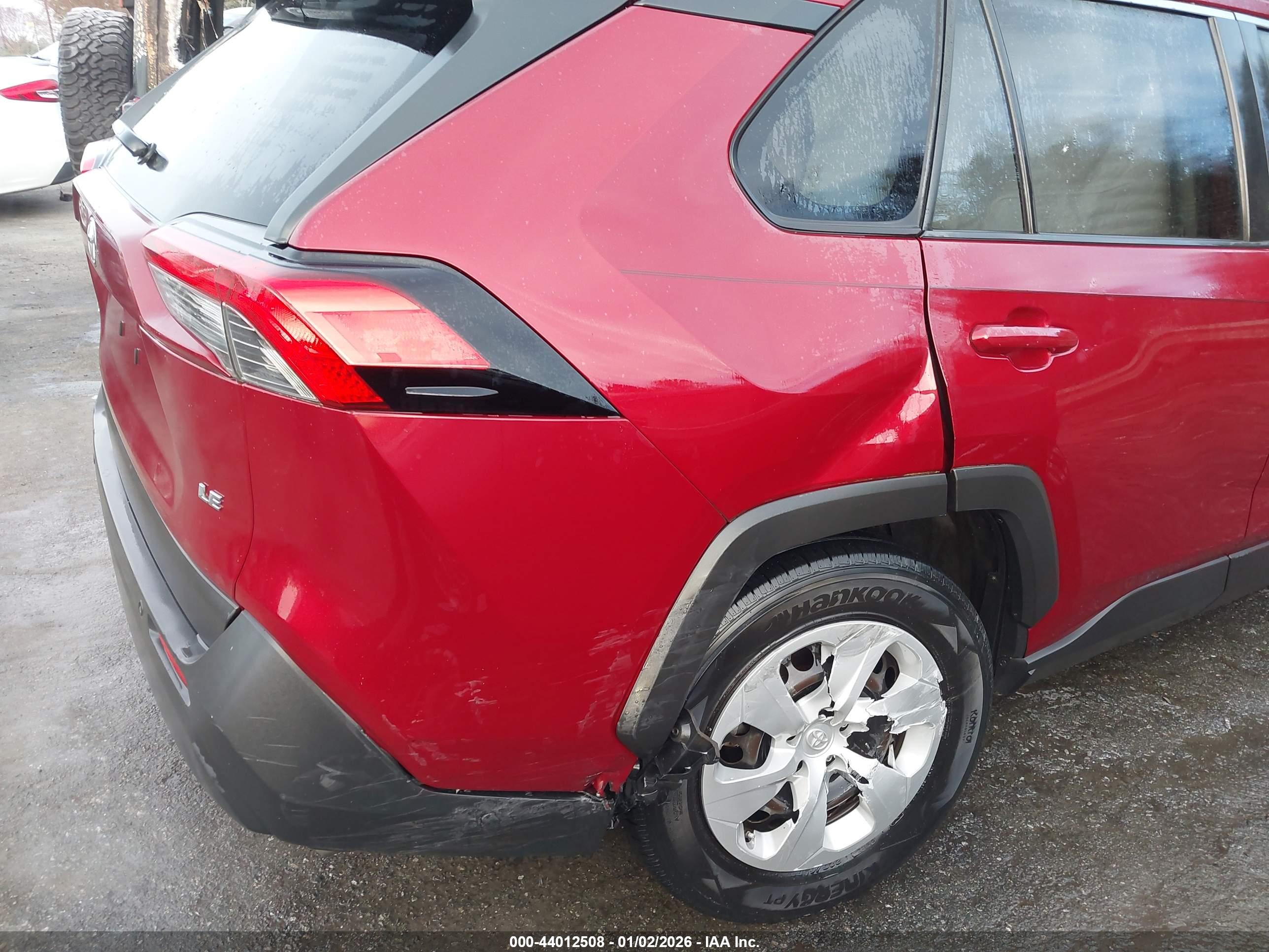 TOYOTA RAV4 image 6
