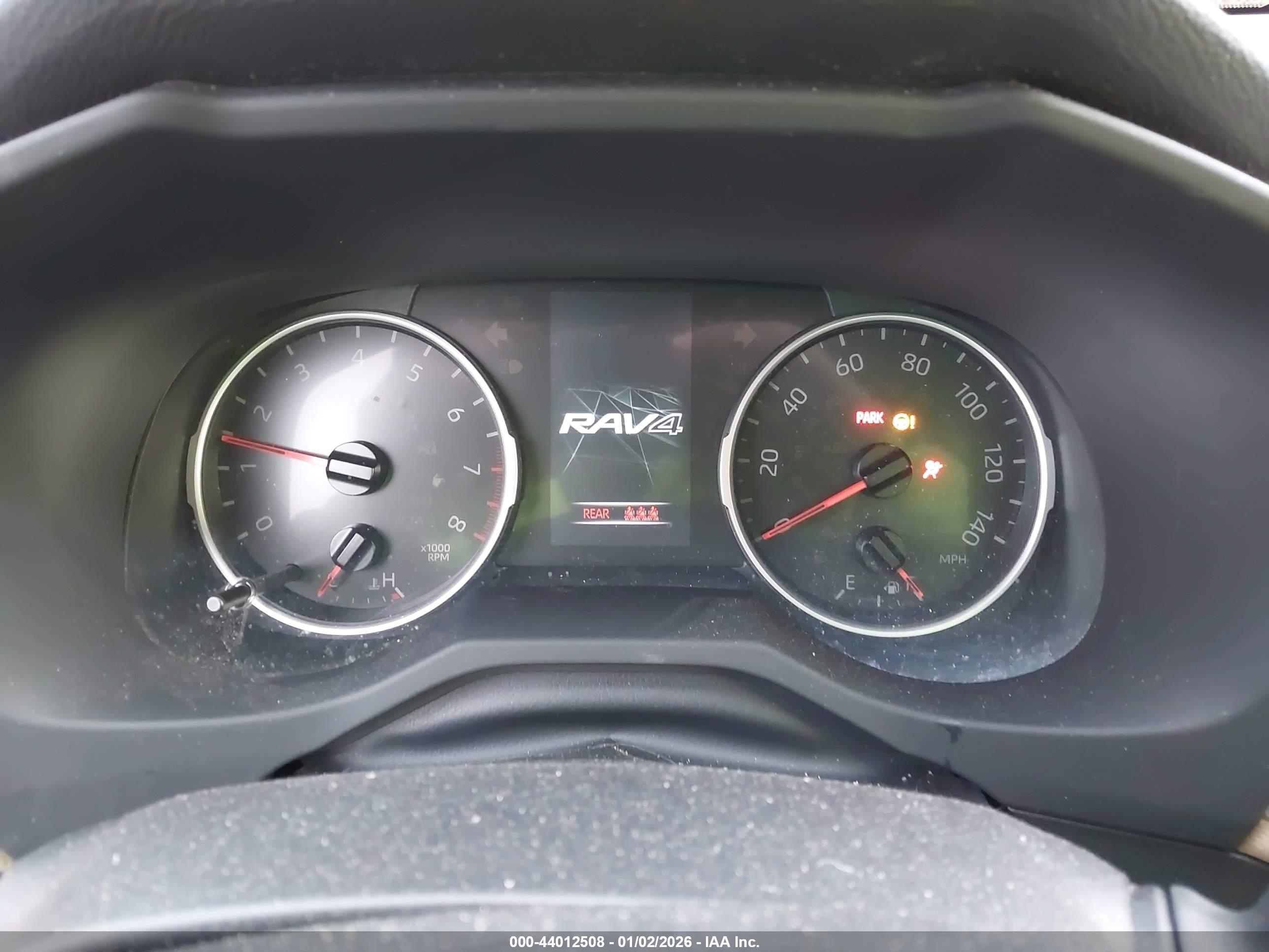 TOYOTA RAV4 image 7