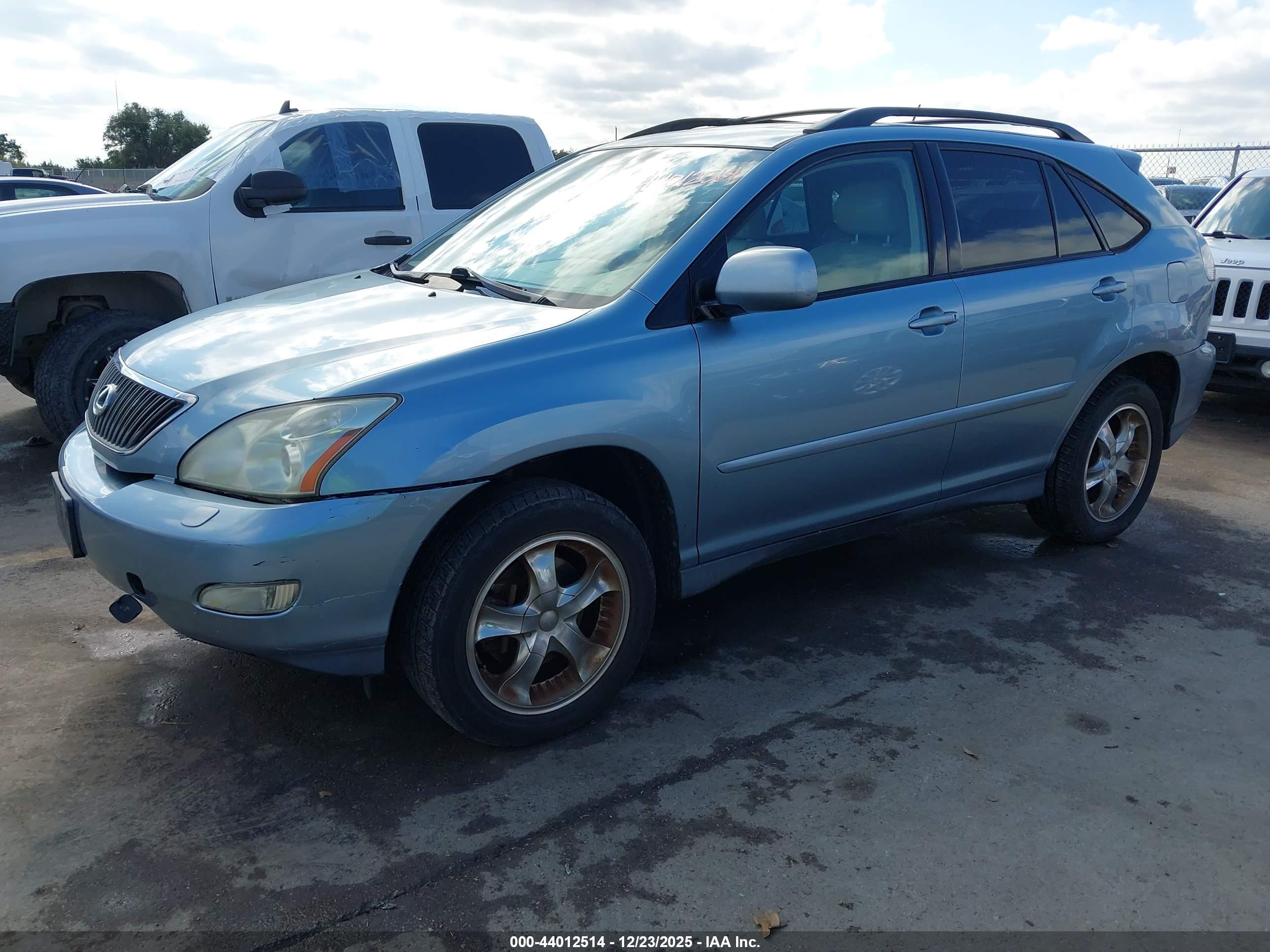 LEXUS RX image 2