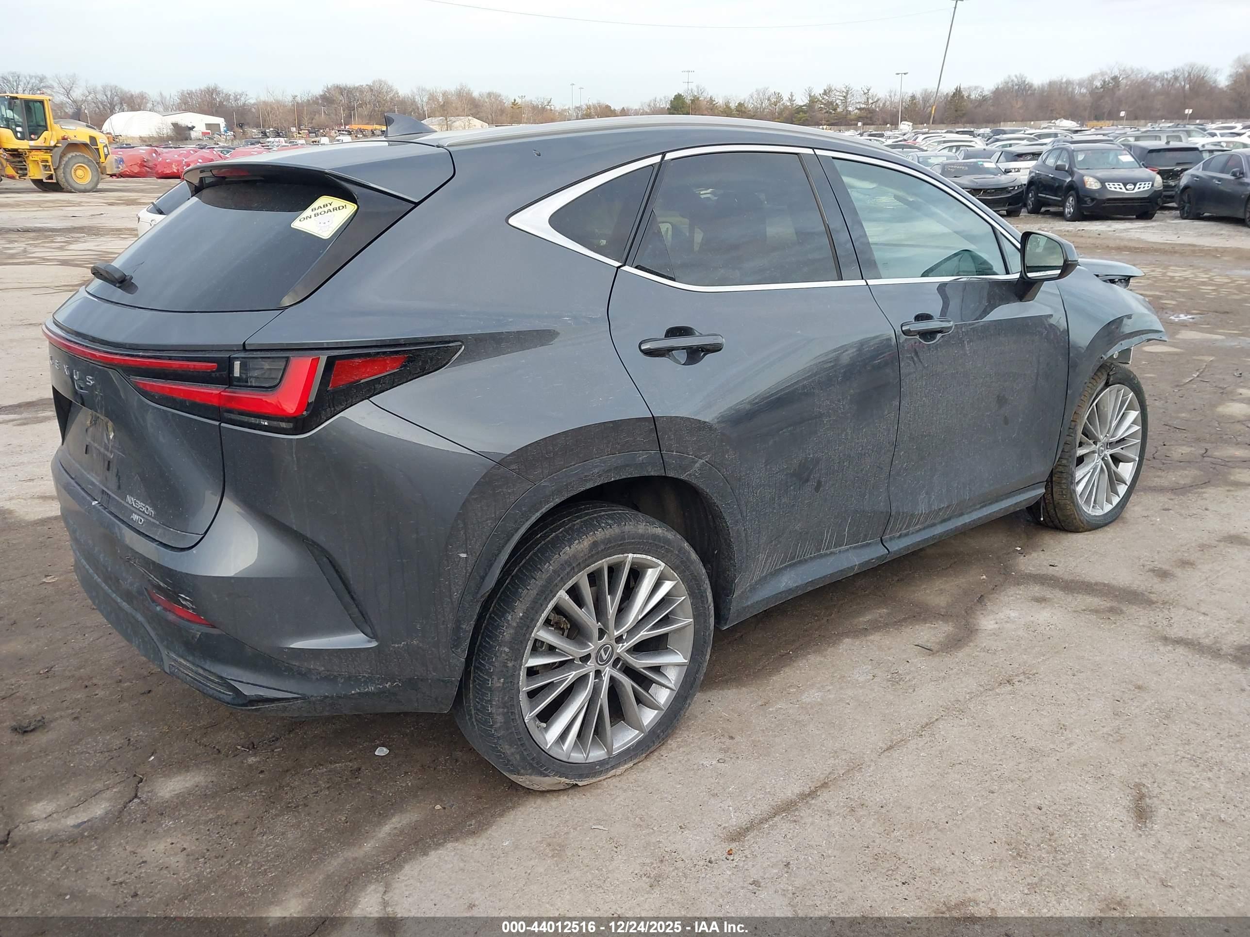 LEXUS NX image 4