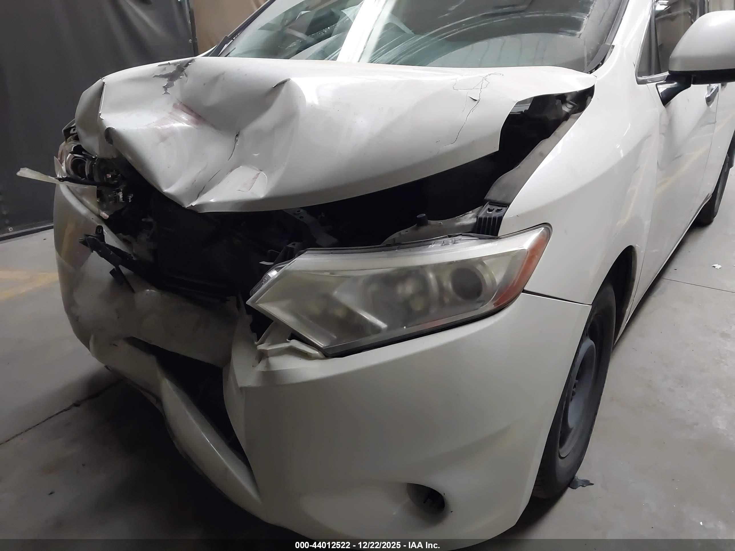NISSAN QUEST image 6
