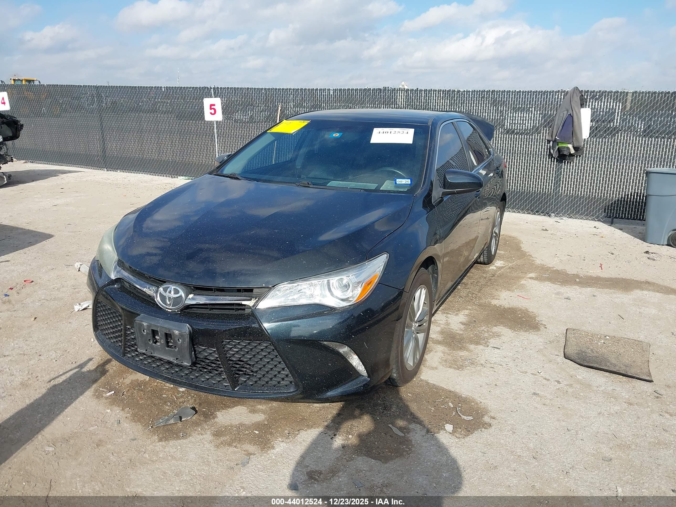 TOYOTA CAMRY image 2