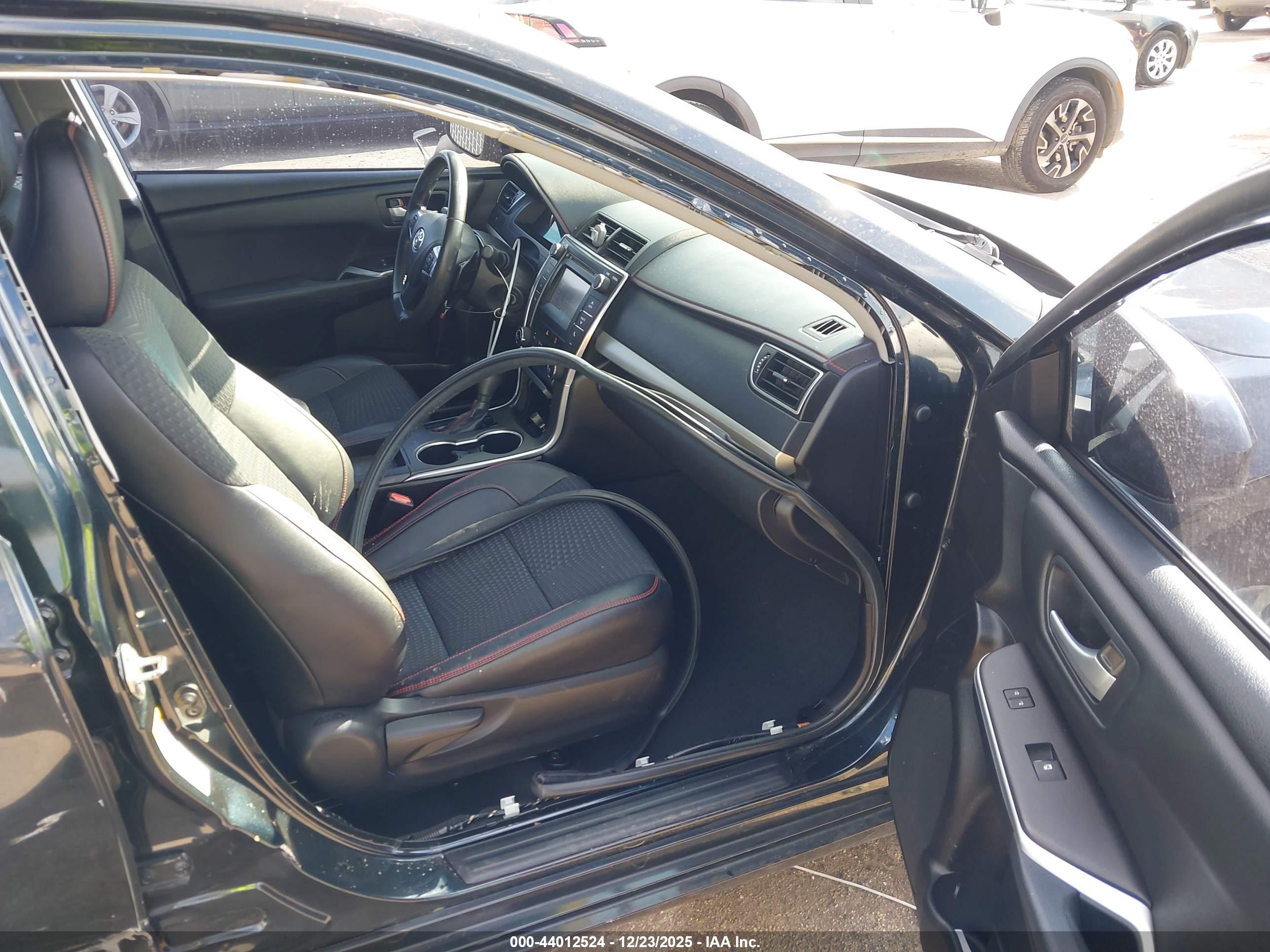 TOYOTA CAMRY image 5