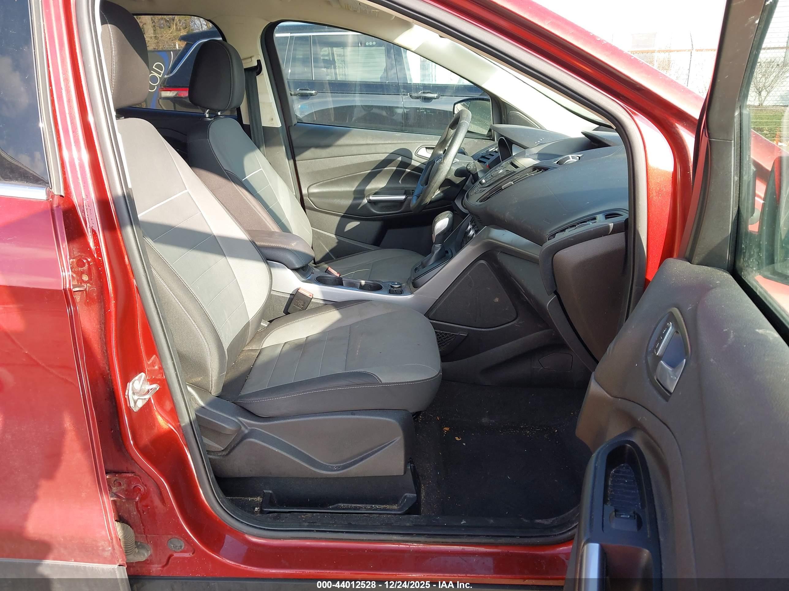 FORD ESCAPE image 5