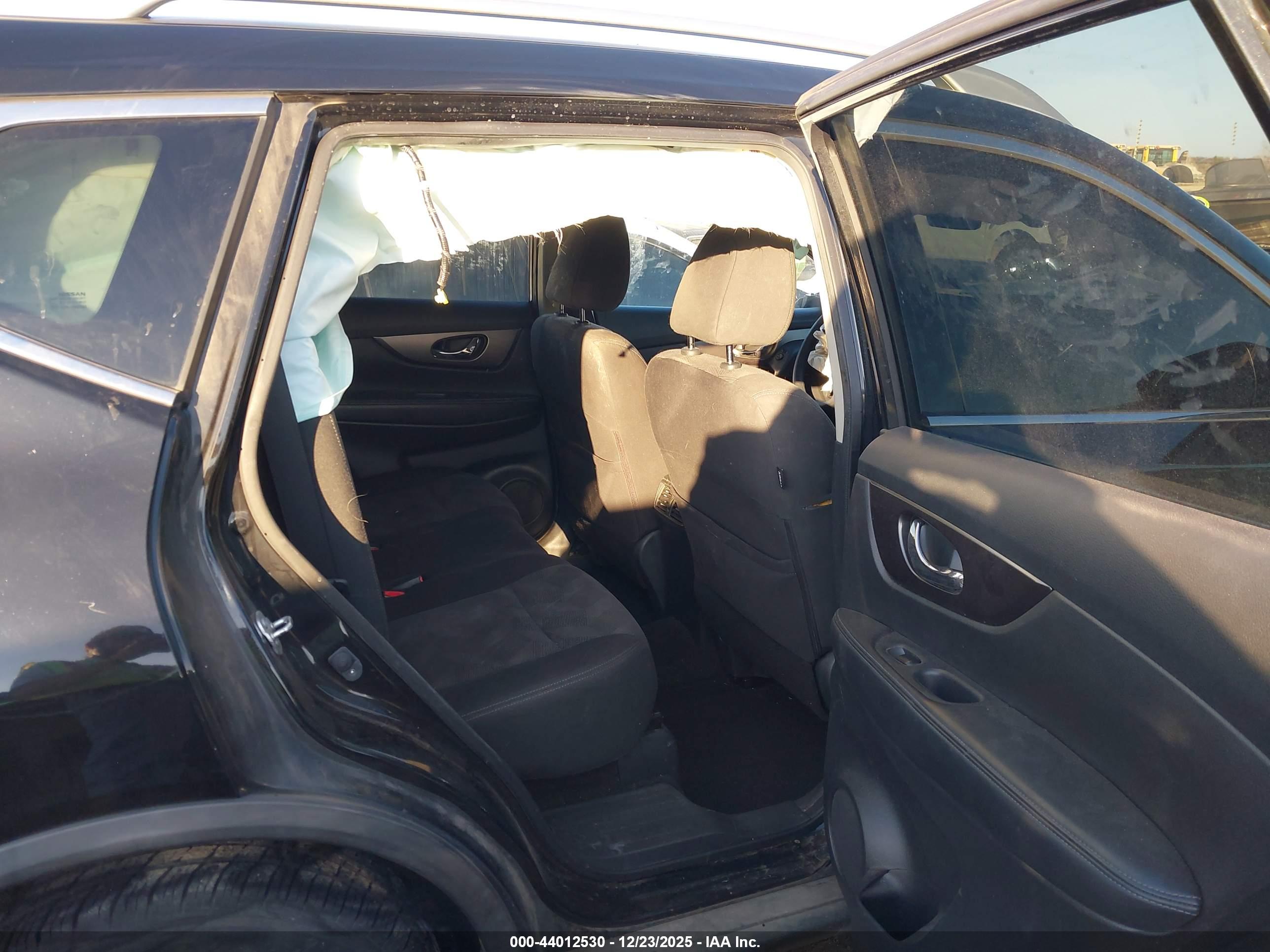 NISSAN ROGUE image 8
