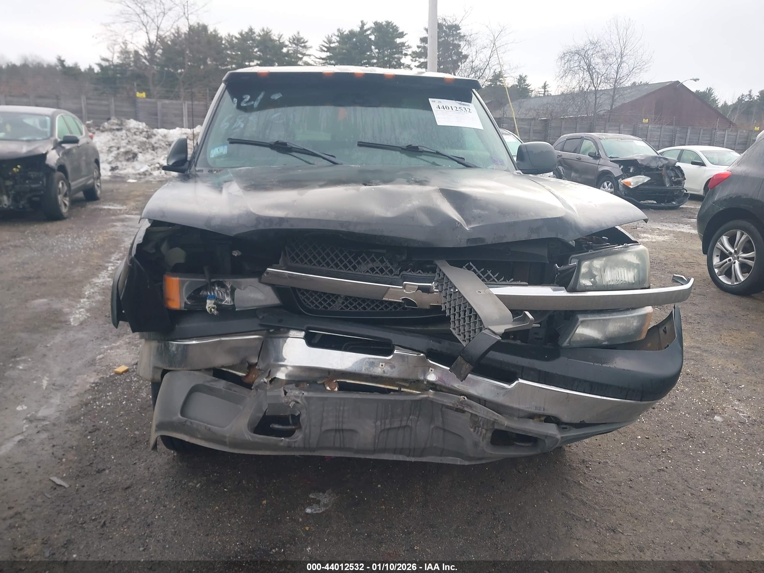CHEVROLET SILVERADO image 6