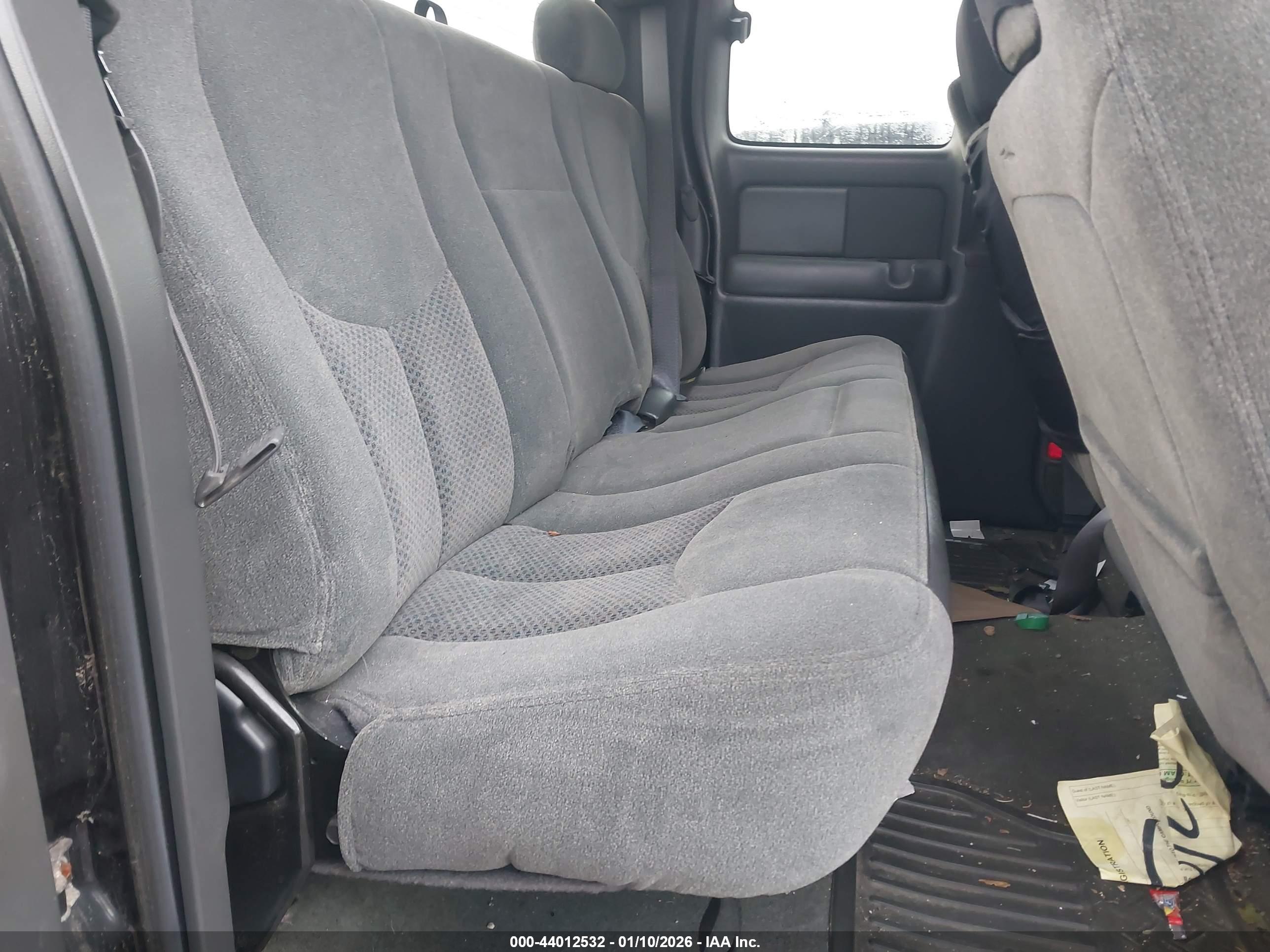 CHEVROLET SILVERADO image 8