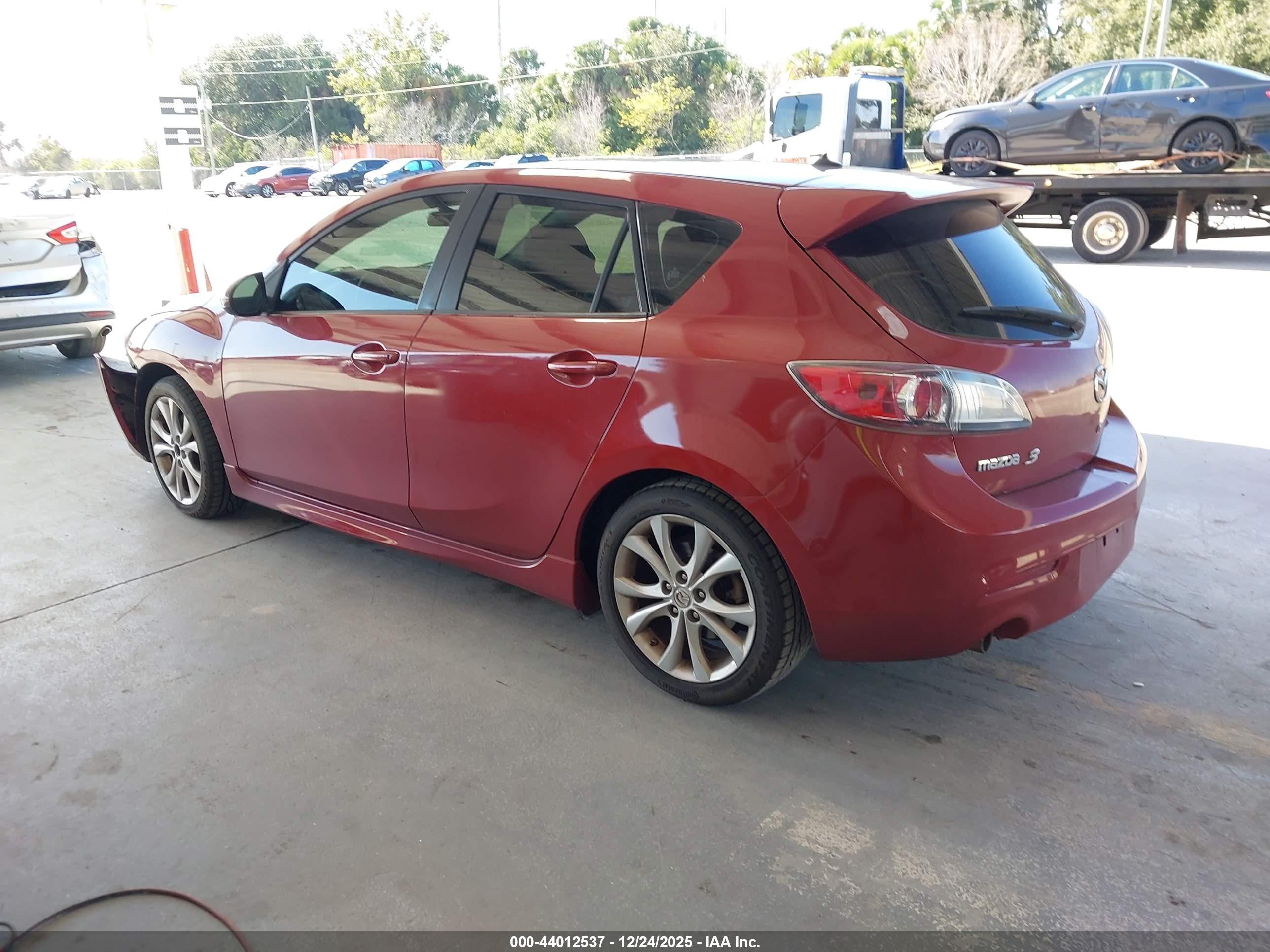 MAZDA MAZDA3 image 3