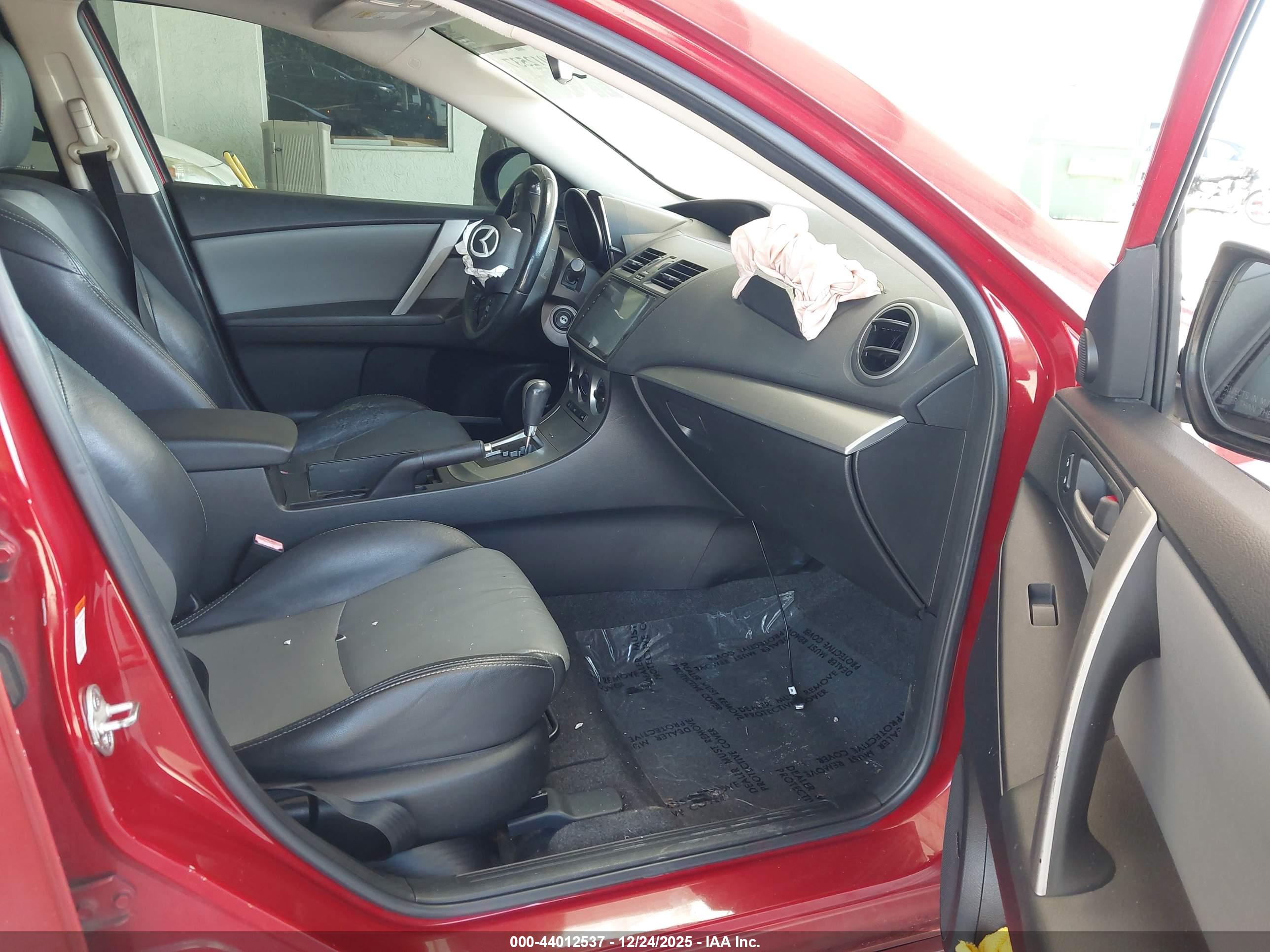 MAZDA MAZDA3 image 5