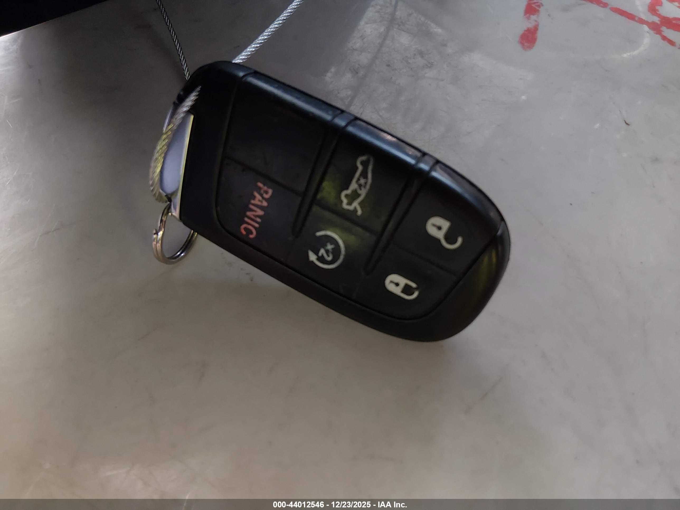 DODGE CHALLENGER image 11