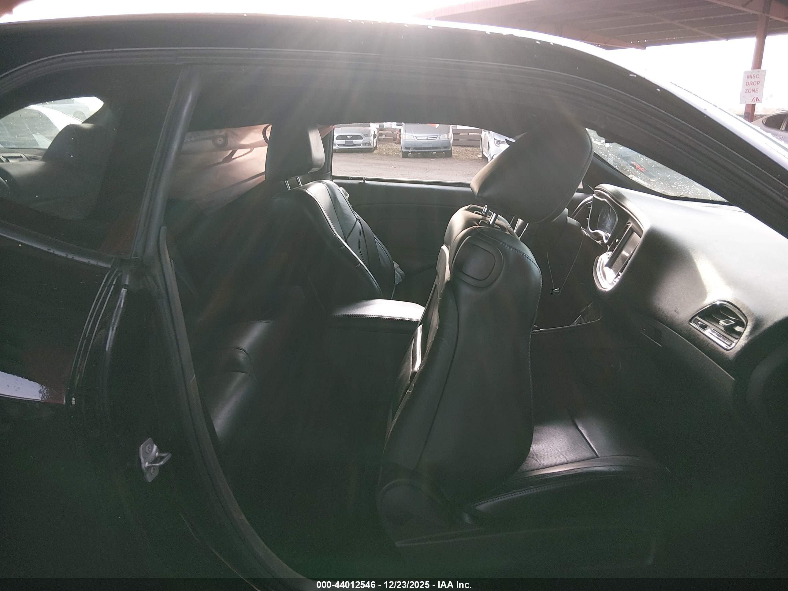 DODGE CHALLENGER image 8