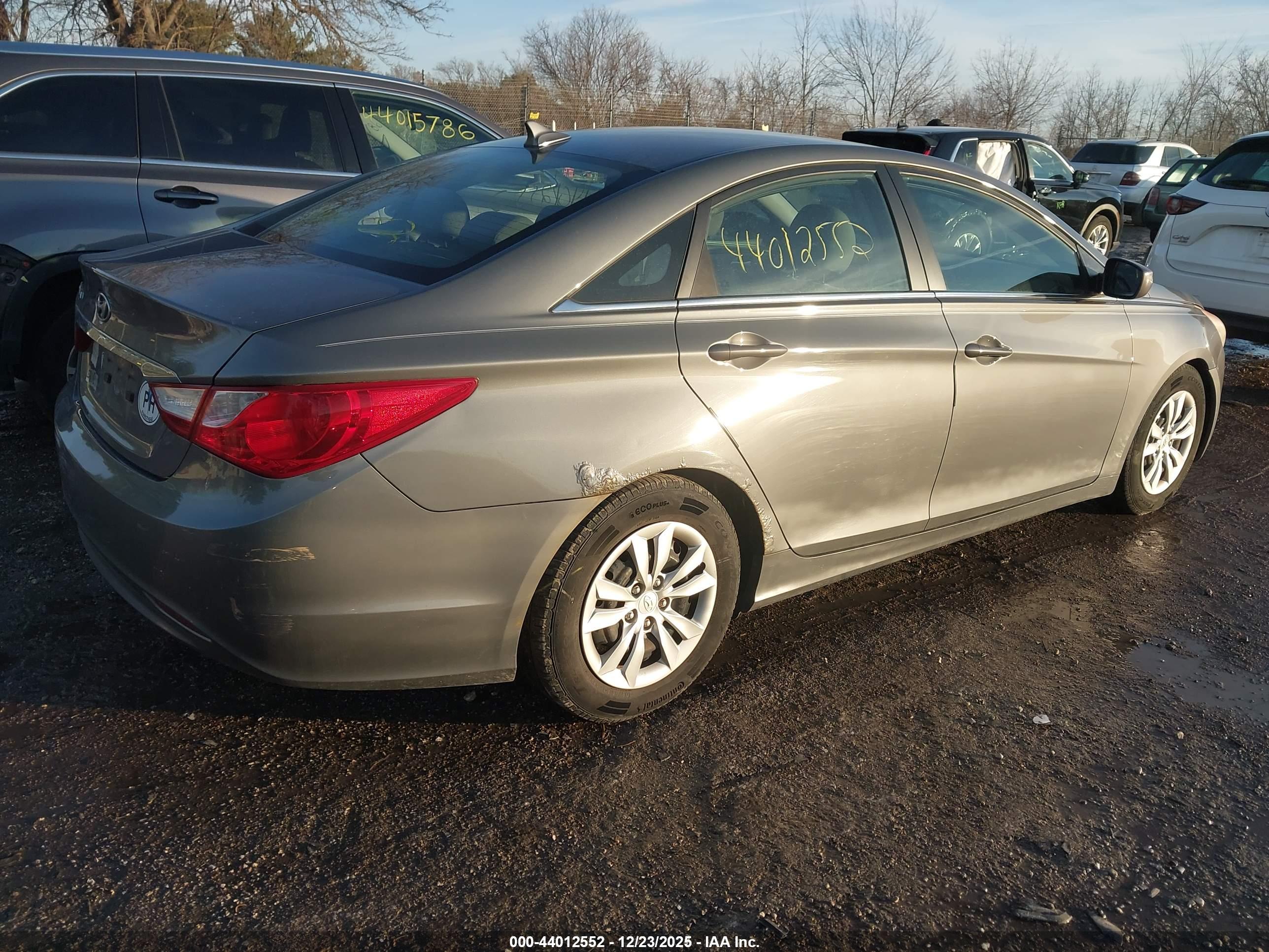 HYUNDAI SONATA image 4