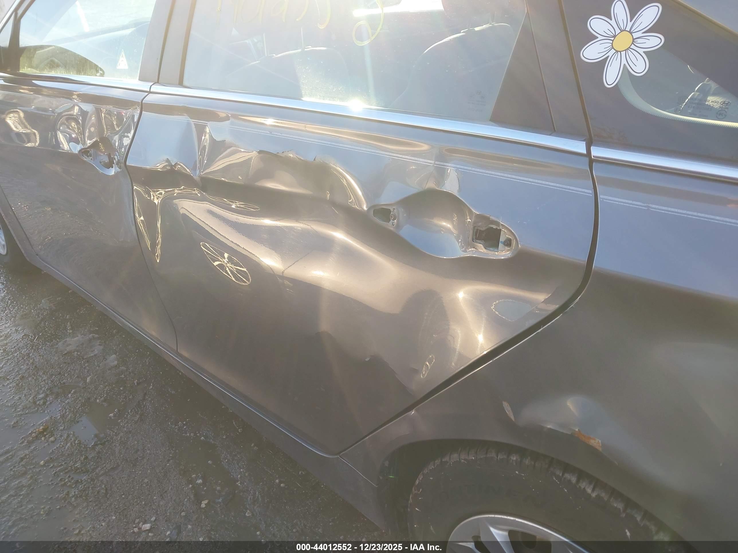 HYUNDAI SONATA image 6