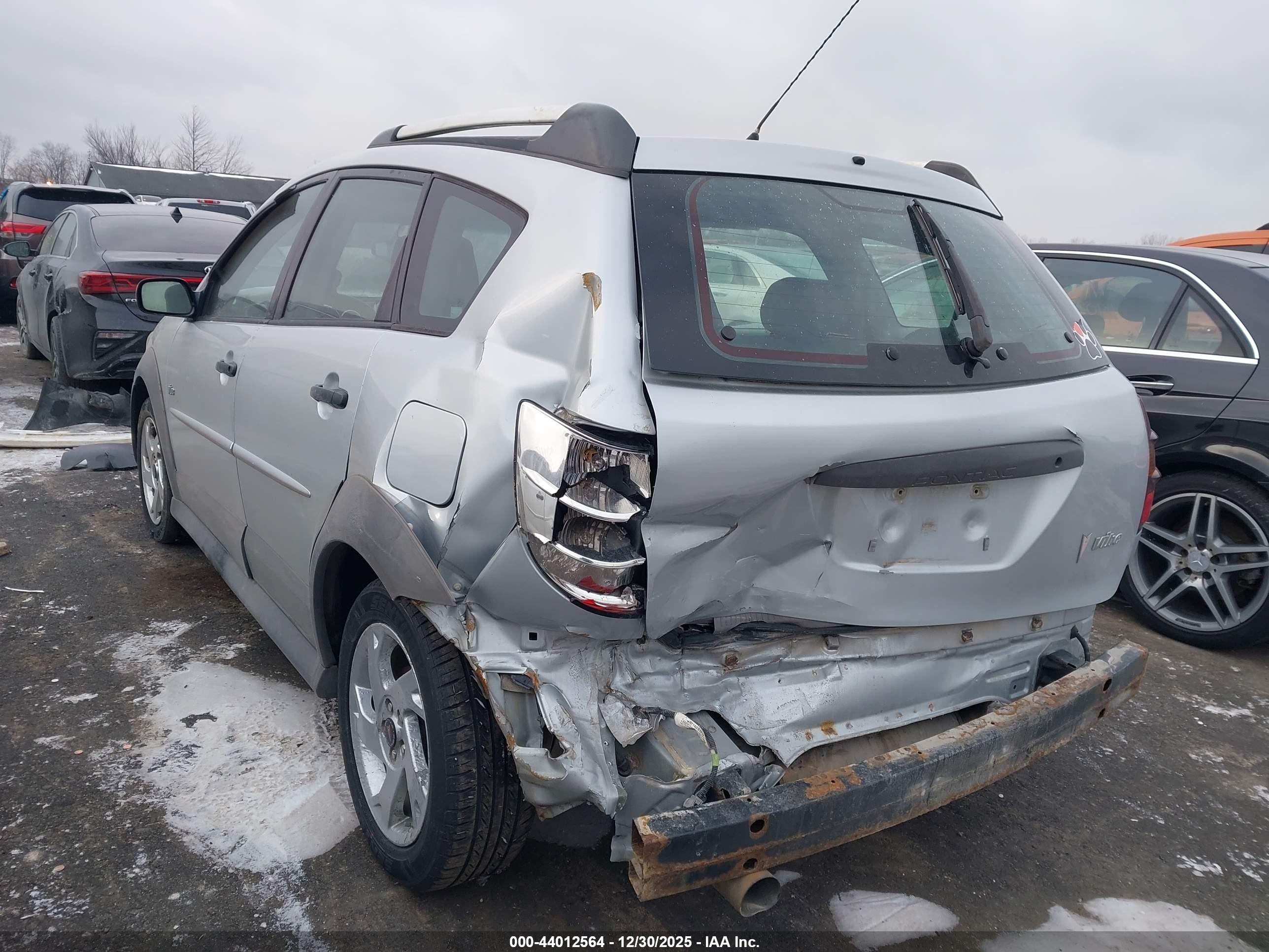 PONTIAC VIBE image 6