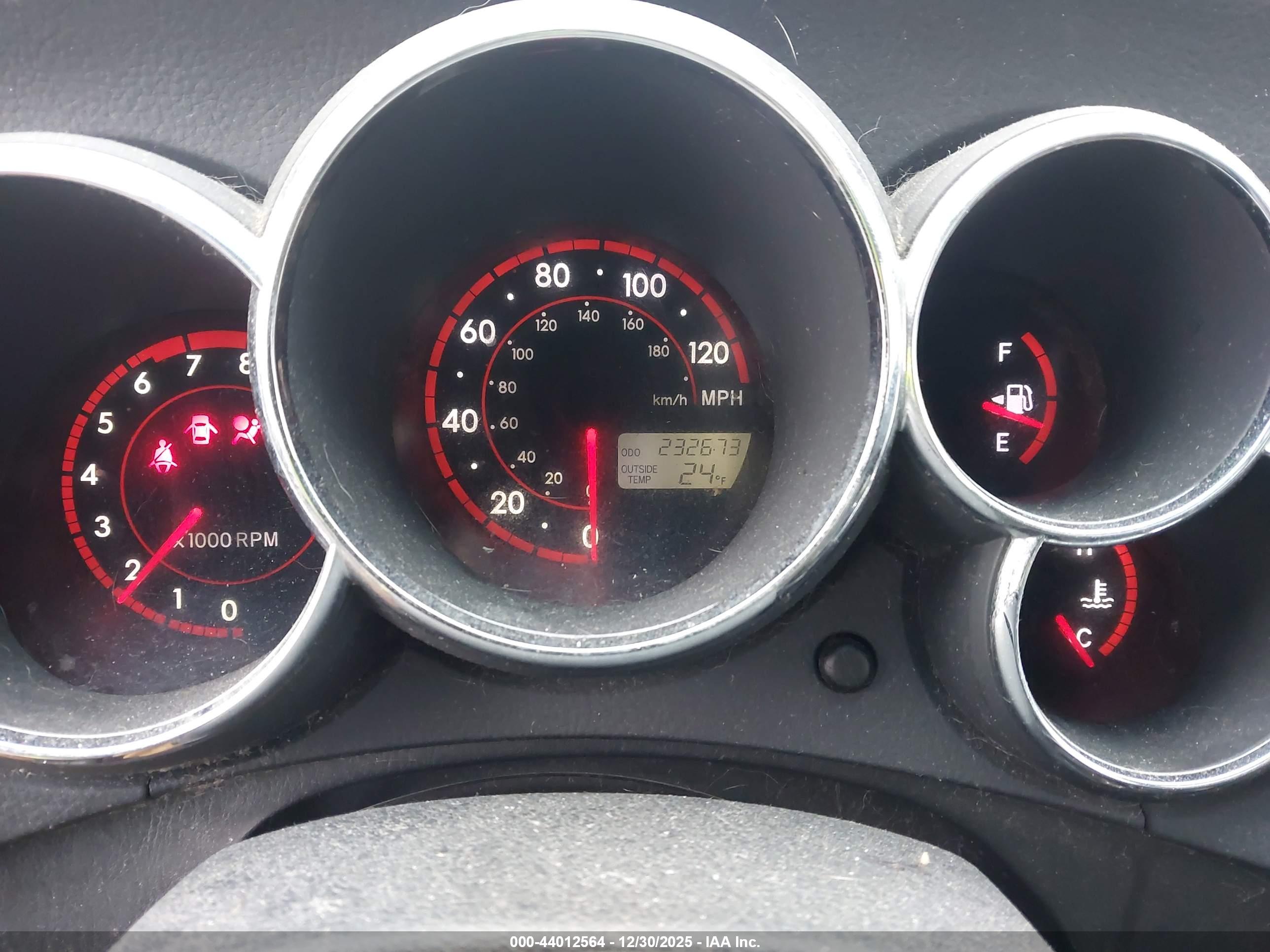PONTIAC VIBE image 7
