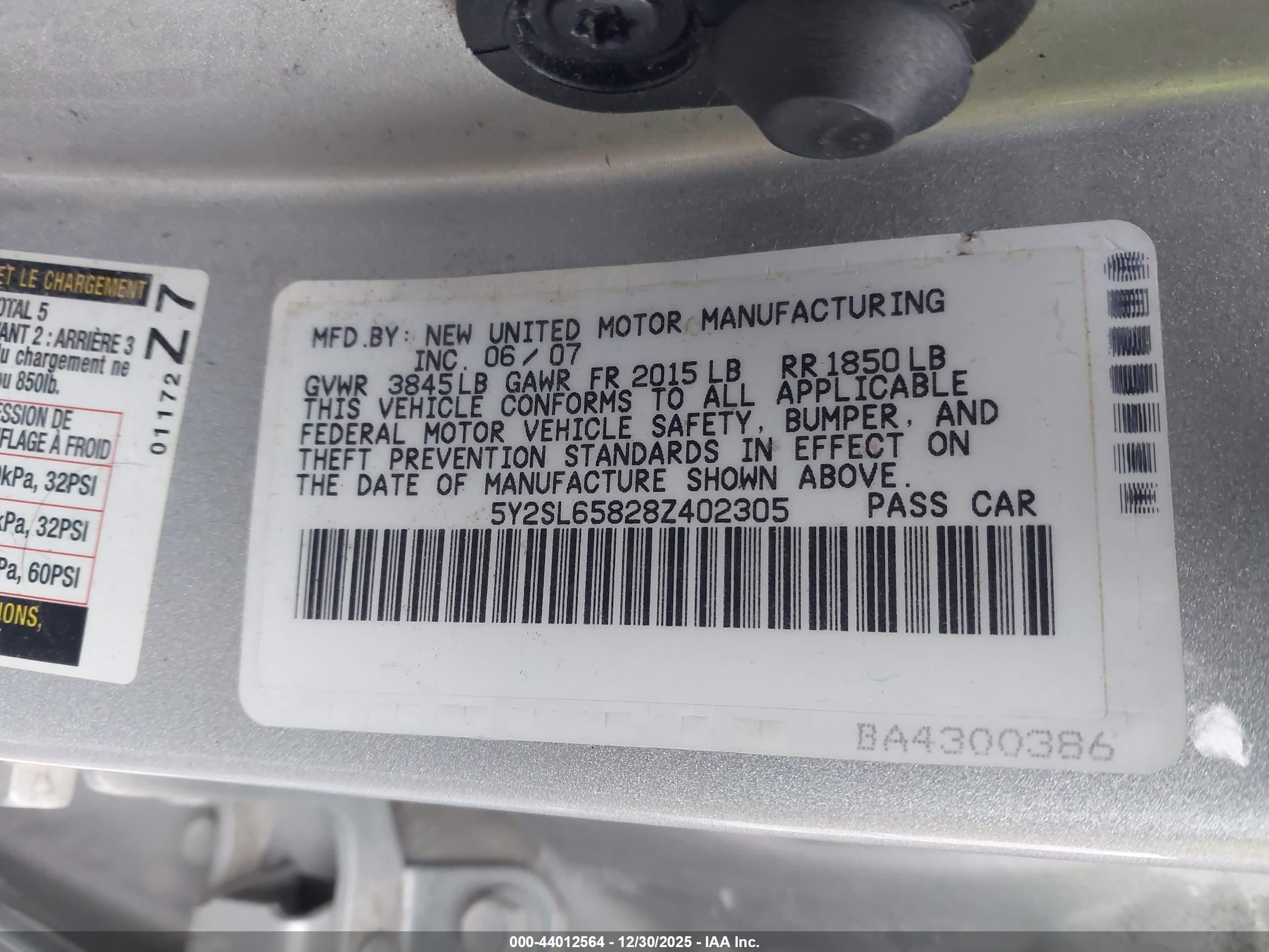 PONTIAC VIBE image 9