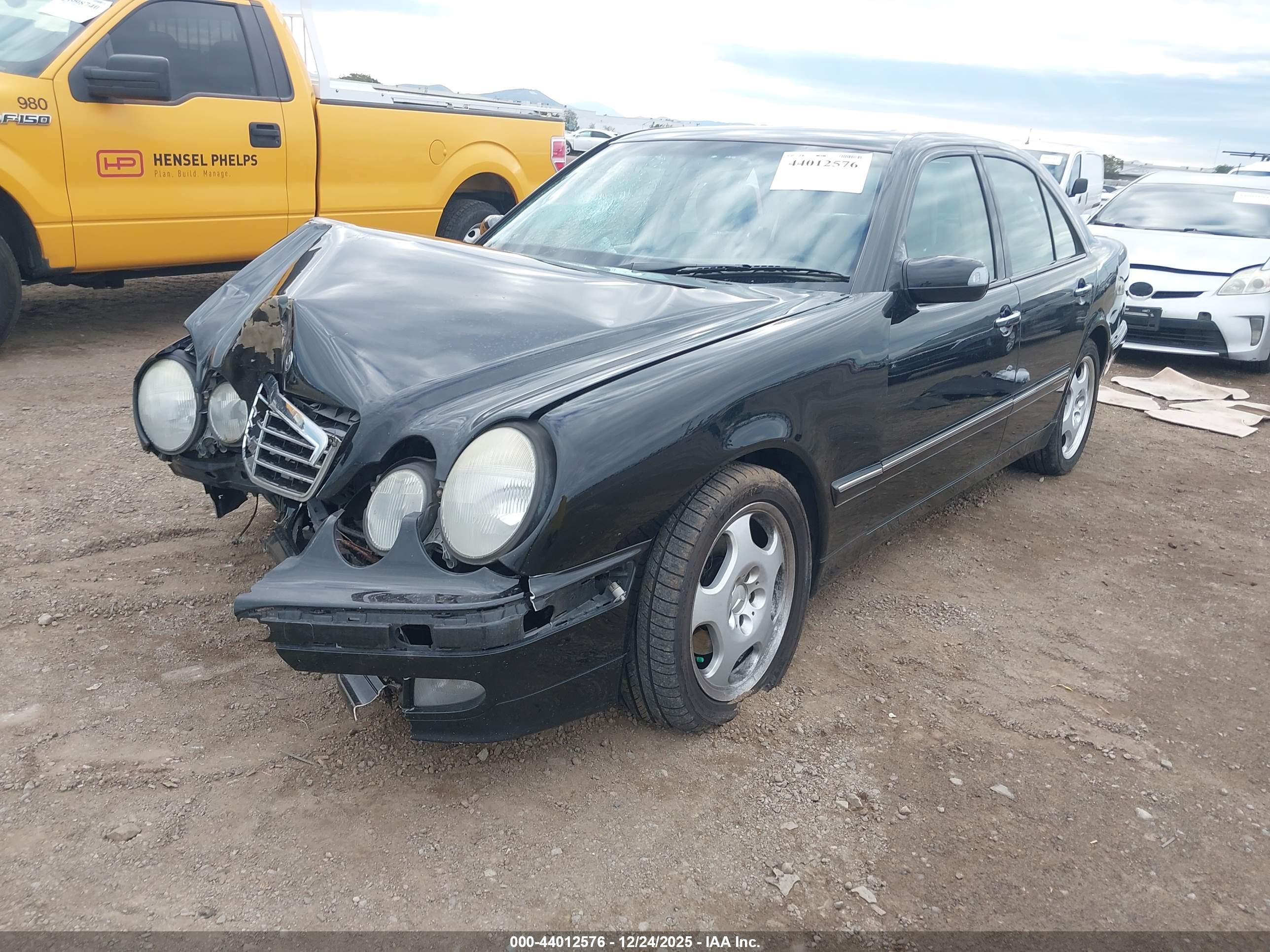 MERCEDES-BENZ E image 2
