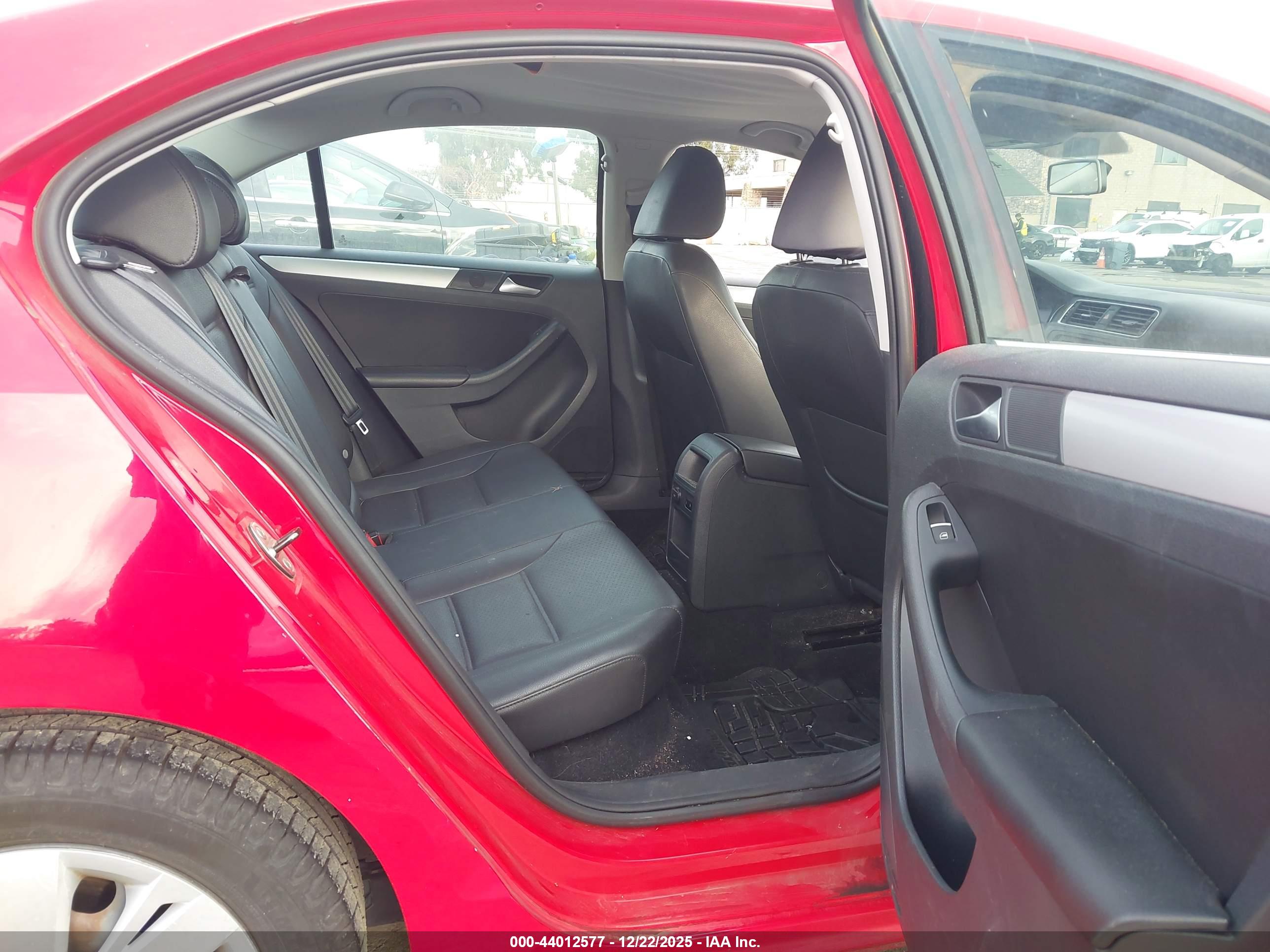 VOLKSWAGEN JETTA image 8