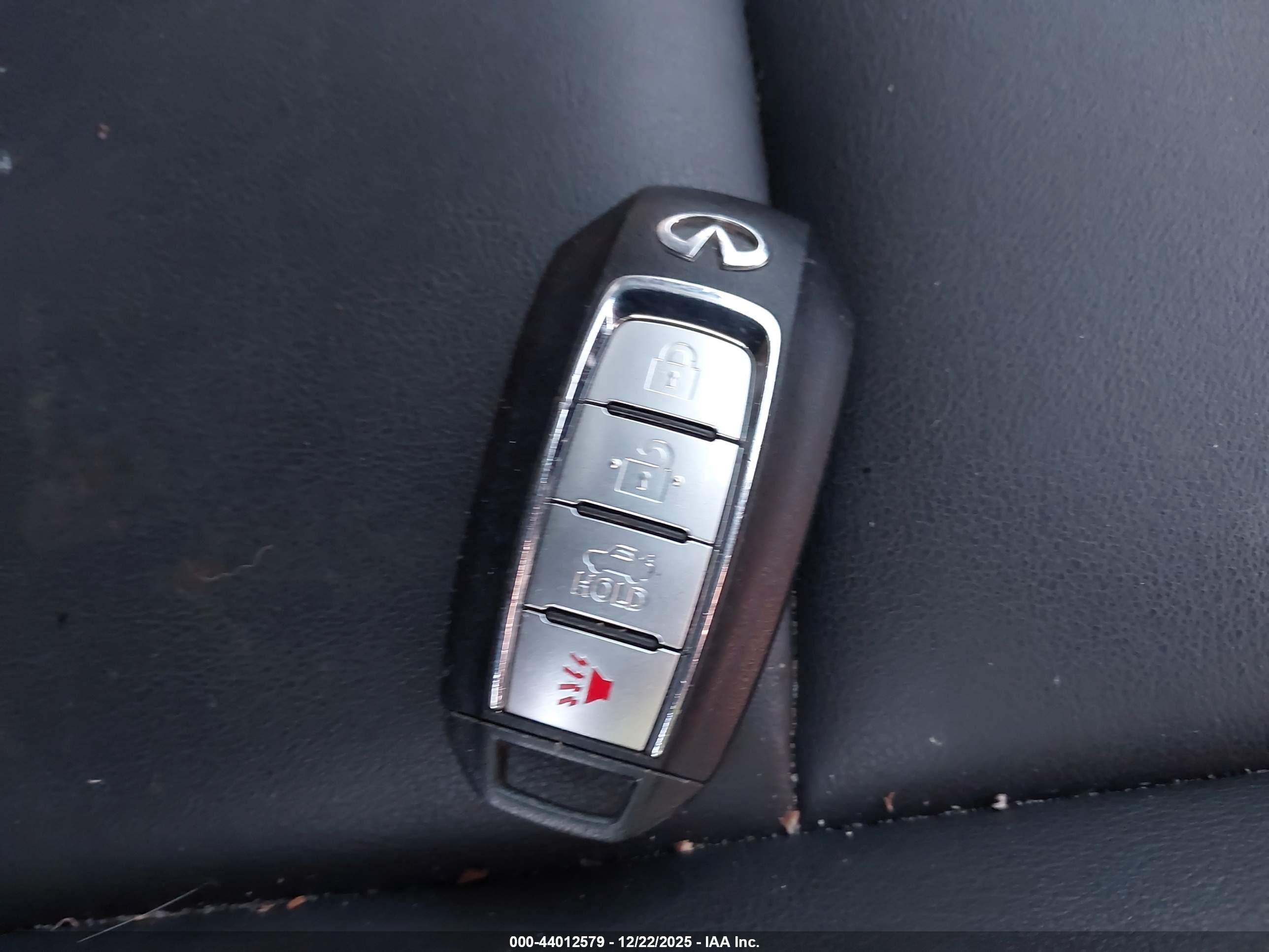 INFINITI Q50 image 11